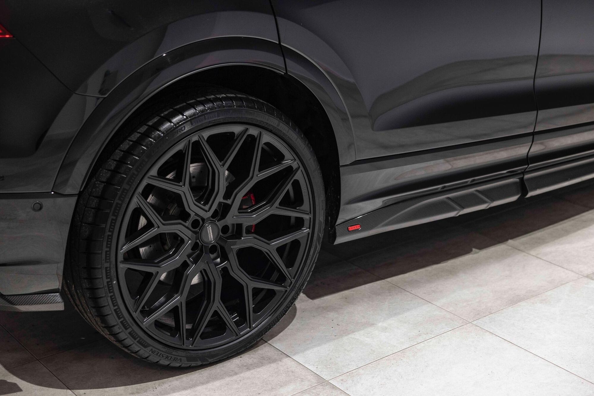 AUDI RS Q8 ESTATE RS Q8 TFSI Quattro Carbon Black 5dr Tiptronic for sale UK - Slide 4