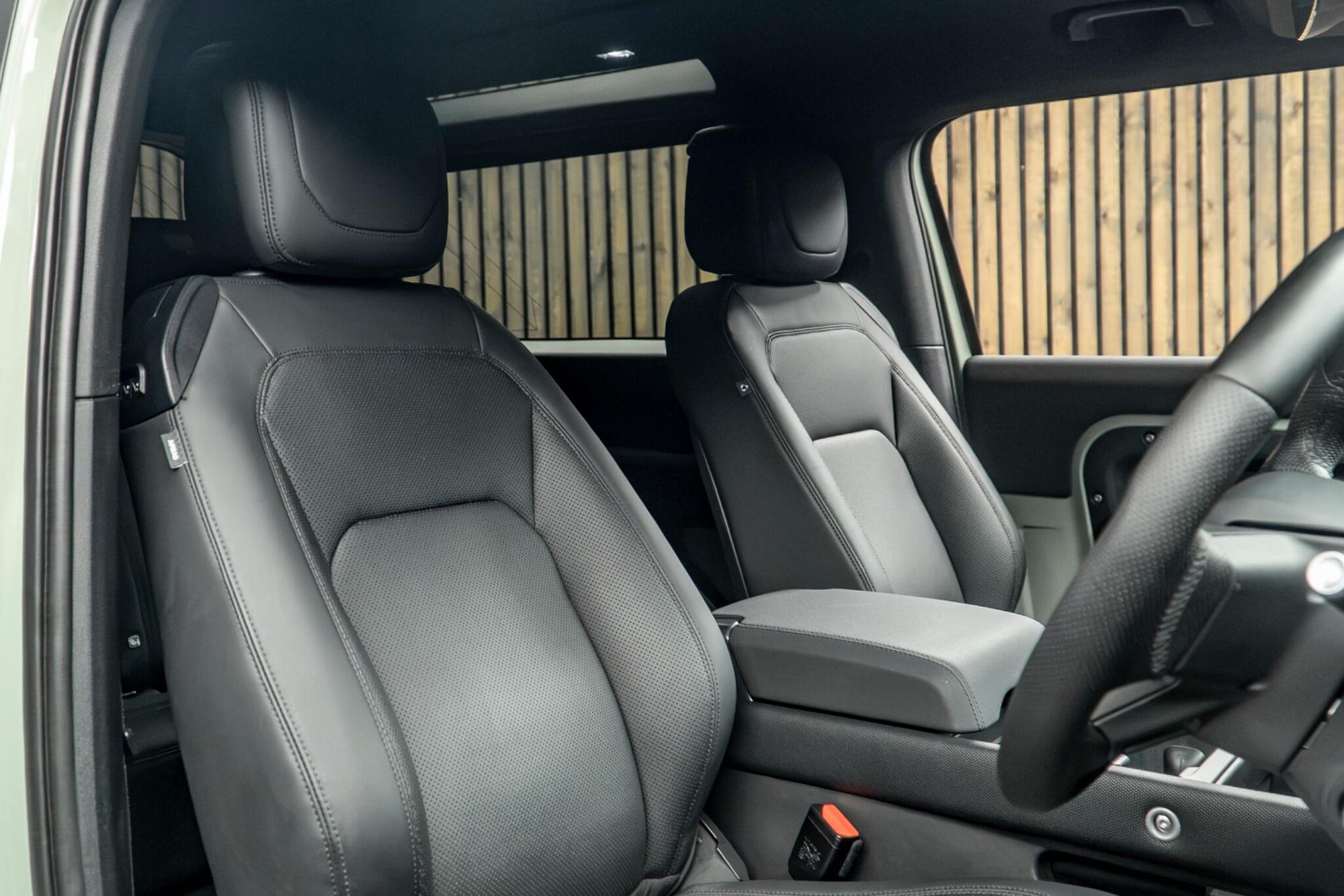 LAND ROVER DEFENDER ESTATE SPECIAL EDITIONS 3.0 D300 75th Limited Edition 90 3dr Auto for sale UK - Slide 2