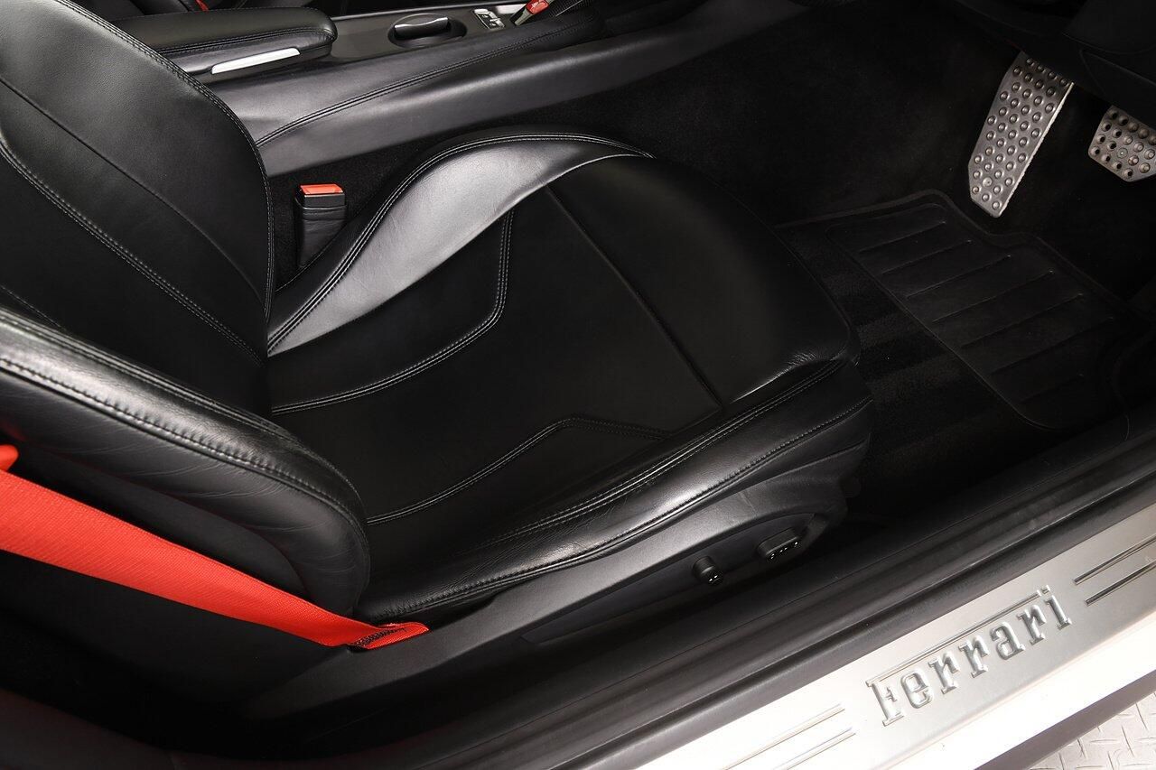 FERRARI F12 BERLINETTA COUPE 2dr Auto [HELE] for sale UK - Slide 10