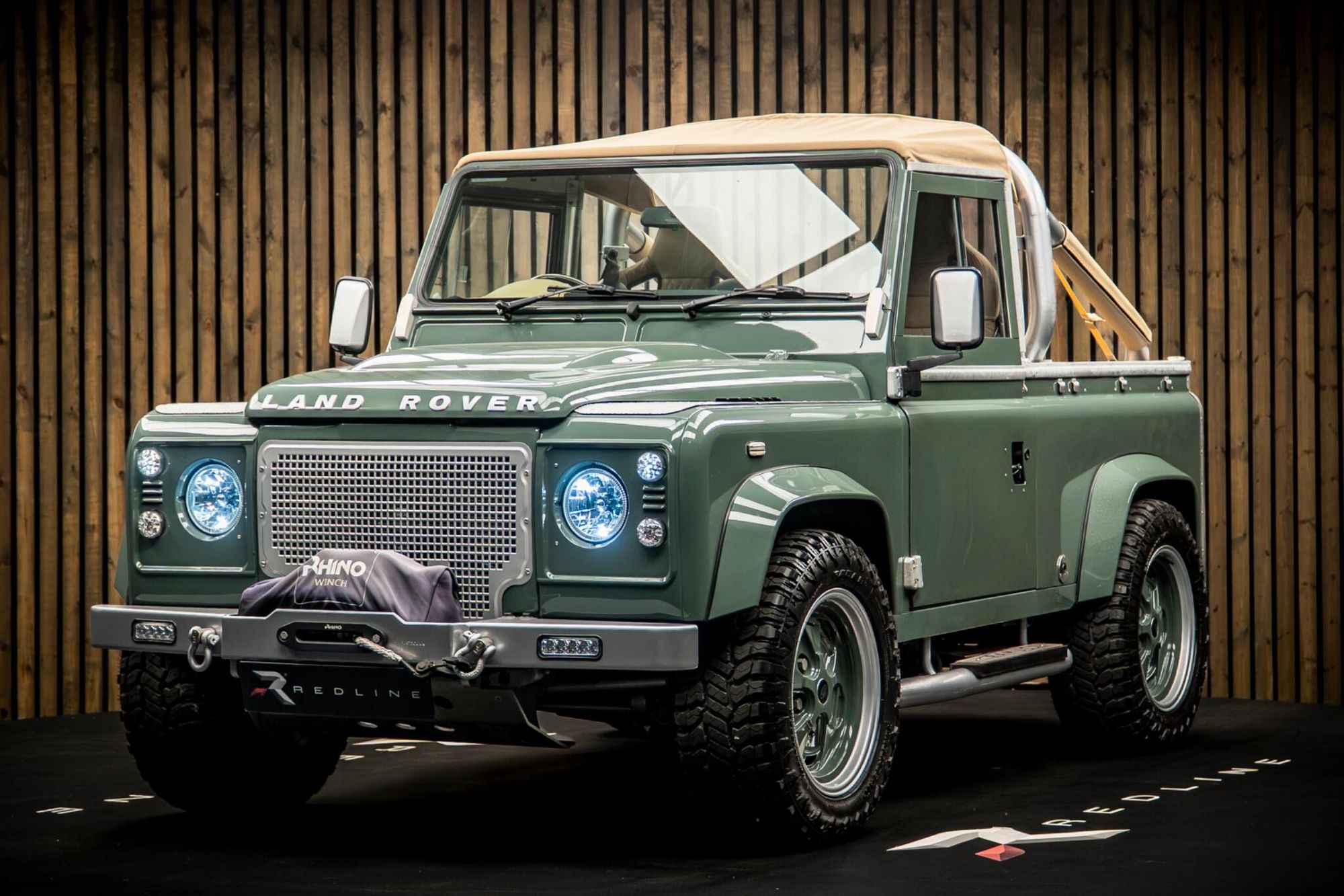 LAND ROVER DEFENDER 90 SWB DIESEL PickUp TDCi for sale UK - Slide 8