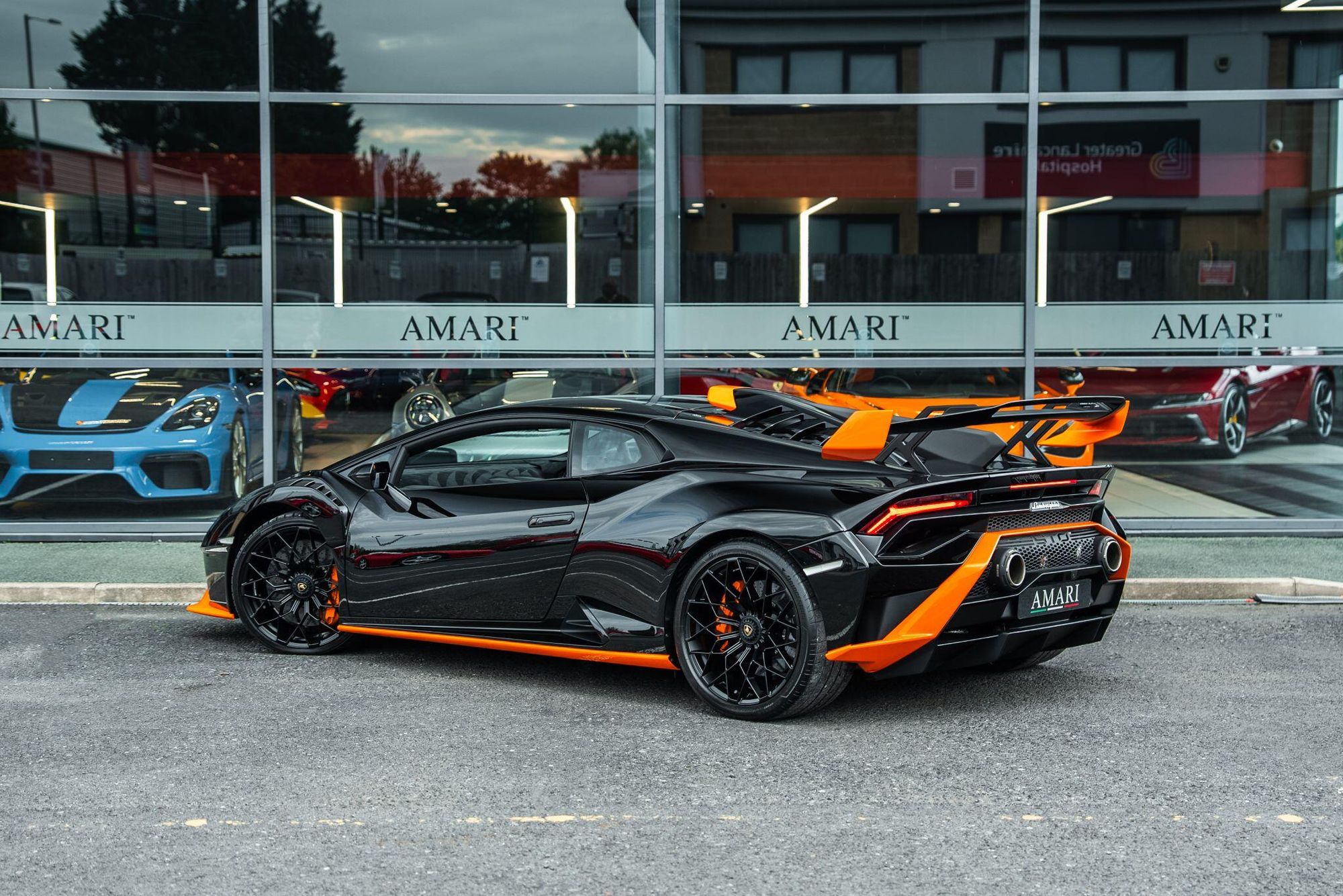 LAMBORGHINI HURACAN EVO COUPE 5.2 V10 640 STO 2dr Auto for sale UK - Slide 4