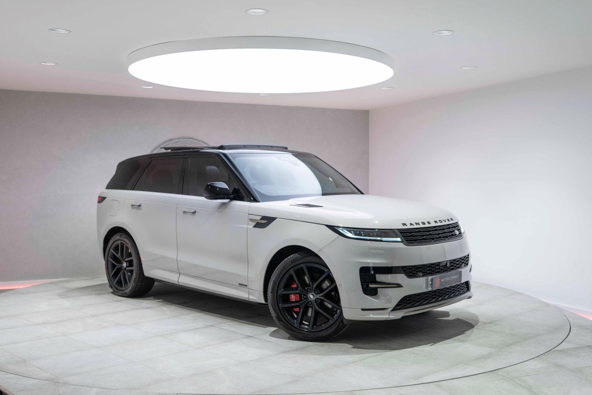LAND ROVER RANGE ROVER SPORT ESTATE 4.4 P530 V8 Autobiography 5dr Auto for sale UK - Slide 5
