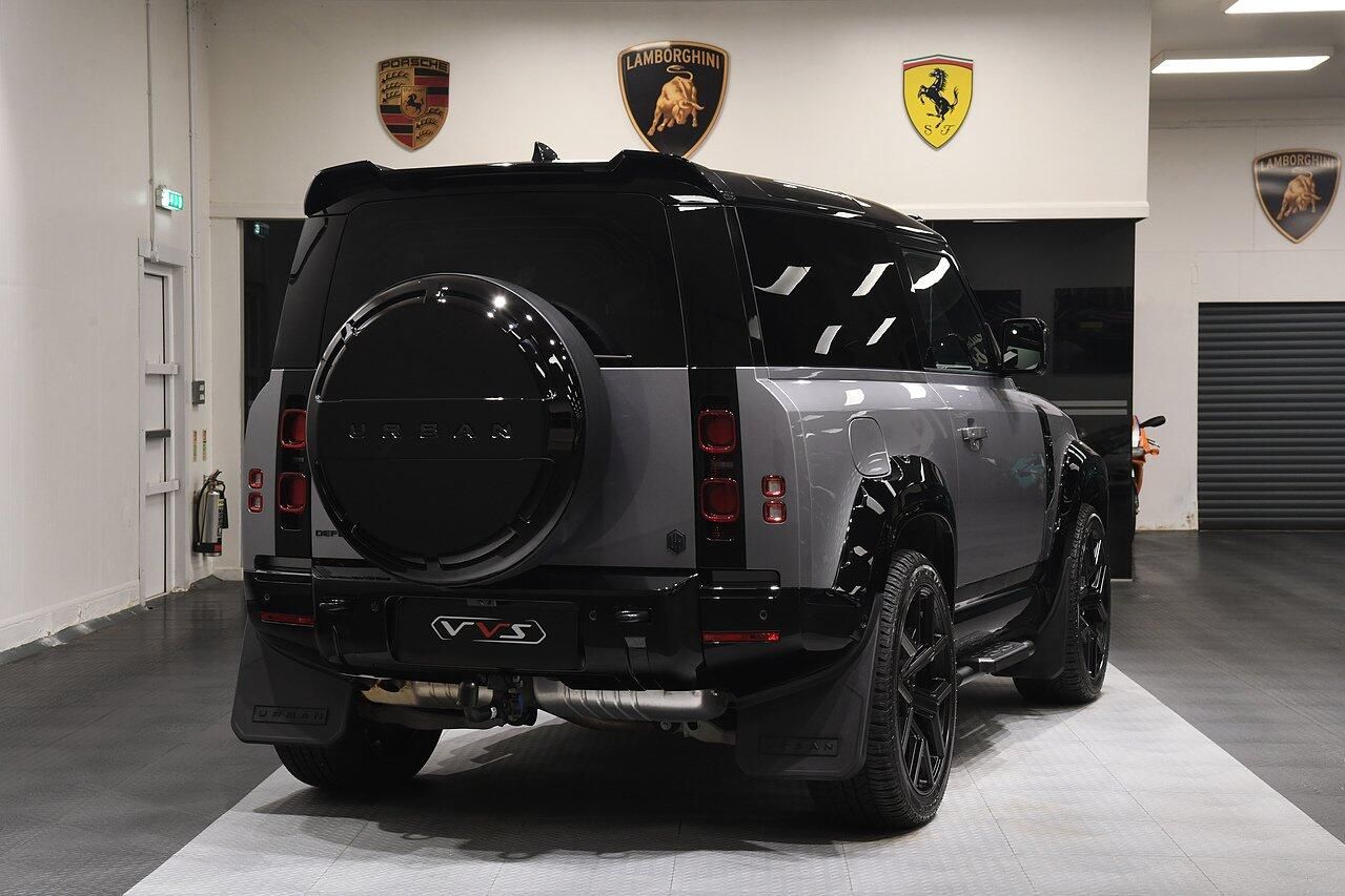 LAND ROVER DEFENDER DIESEL ESTATE 3.0 D250 X-Dynamic HSE 90 3dr Auto for sale UK - Slide 3