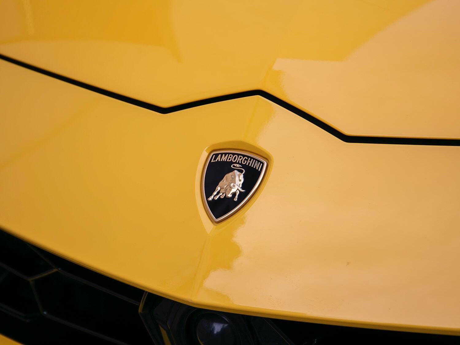 LAMBORGHINI URUS ESTATE 4.0T FSI V8 5dr Auto for sale UK - Slide 2