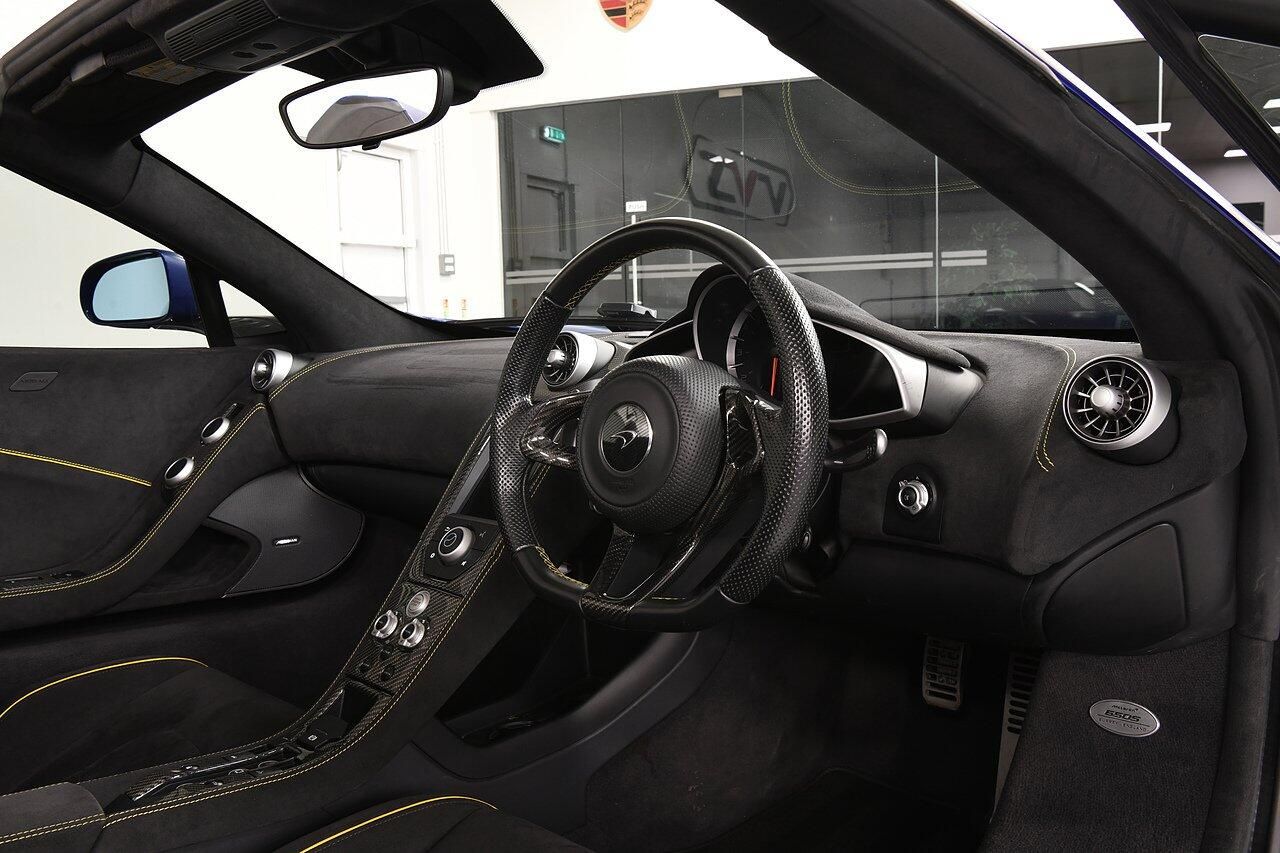MCLAREN 650 S SPIDER V8 2dr SSG Auto for sale UK - Slide 4