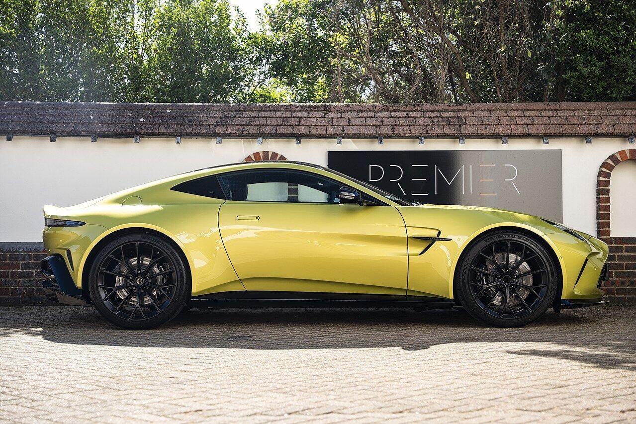 ASTON MARTIN VANTAGE COUPE V8 2dr Auto for sale UK - Slide 3