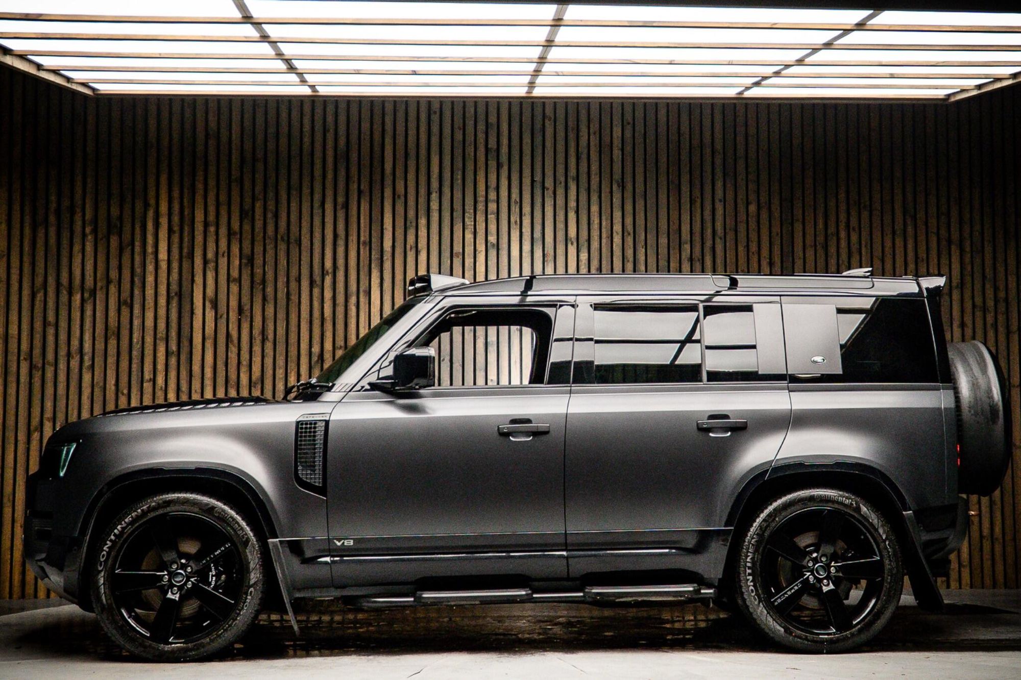 LAND ROVER DEFENDER ESTATE SPECIAL EDITIONS 5.0 P525 V8 Carpathian Edition 110 5dr Auto for sale UK - Slide 7