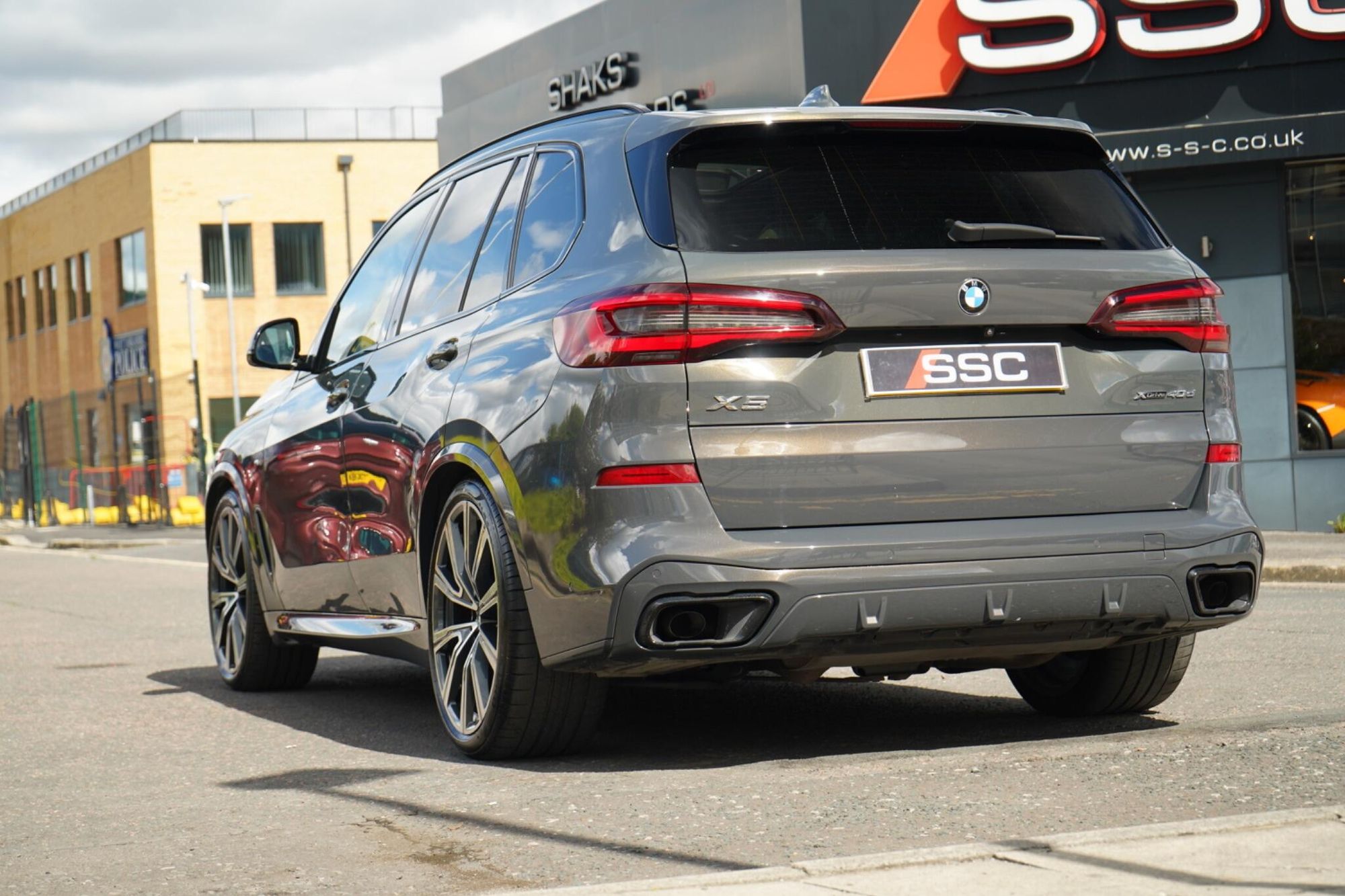 BMW X5 DIESEL ESTATE xDrive40d MHT M Sport 5dr Auto for sale UK - Slide 7