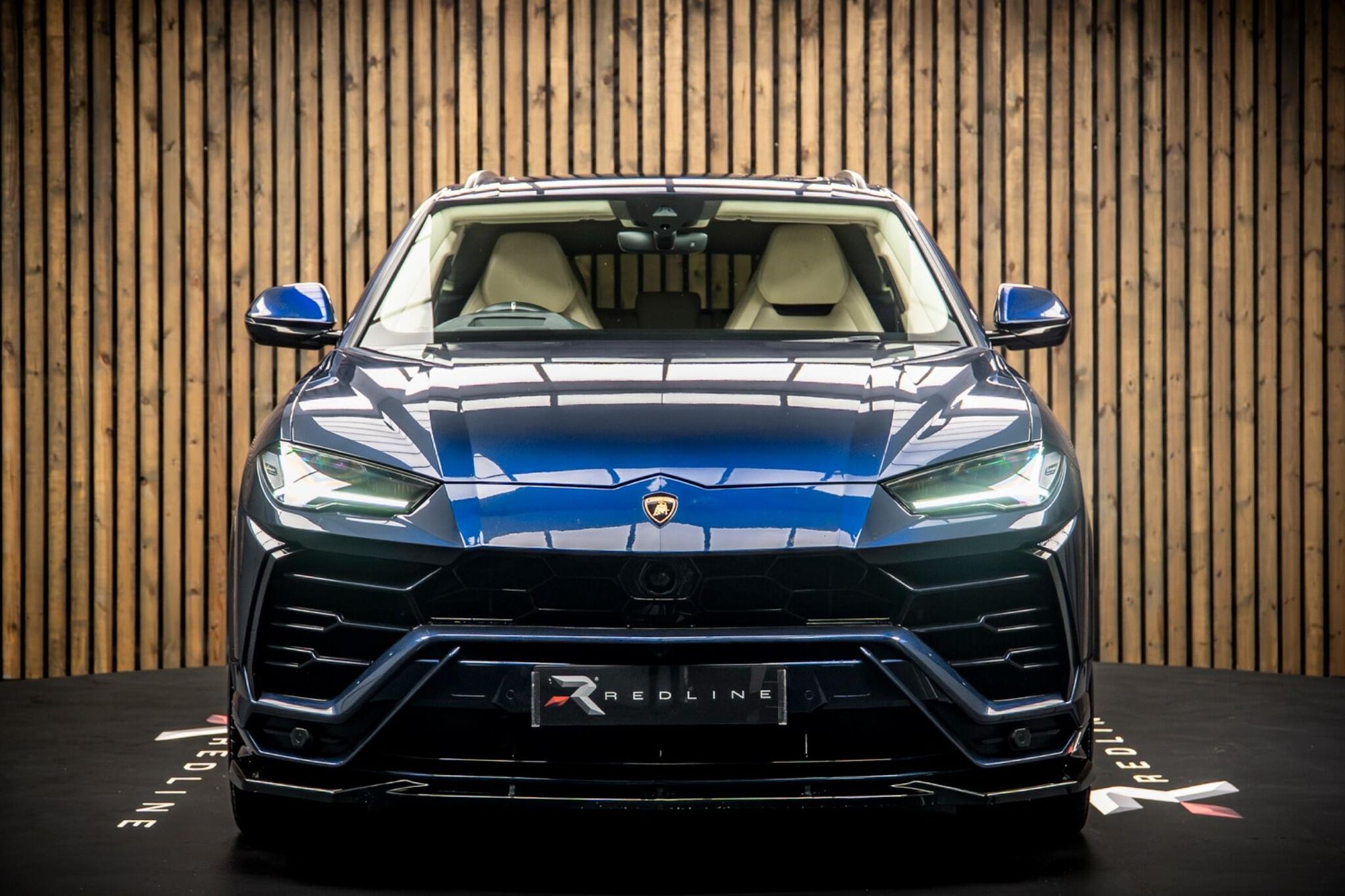 LAMBORGHINI URUS ESTATE 4.0T FSI V8 5dr Auto for sale UK - Slide 5