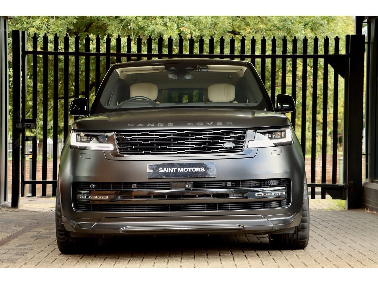 LAND ROVER RANGE ROVER DIESEL ESTATE 3.0 D350 First Edition LWB 4dr Auto for sale UK - Slide 3