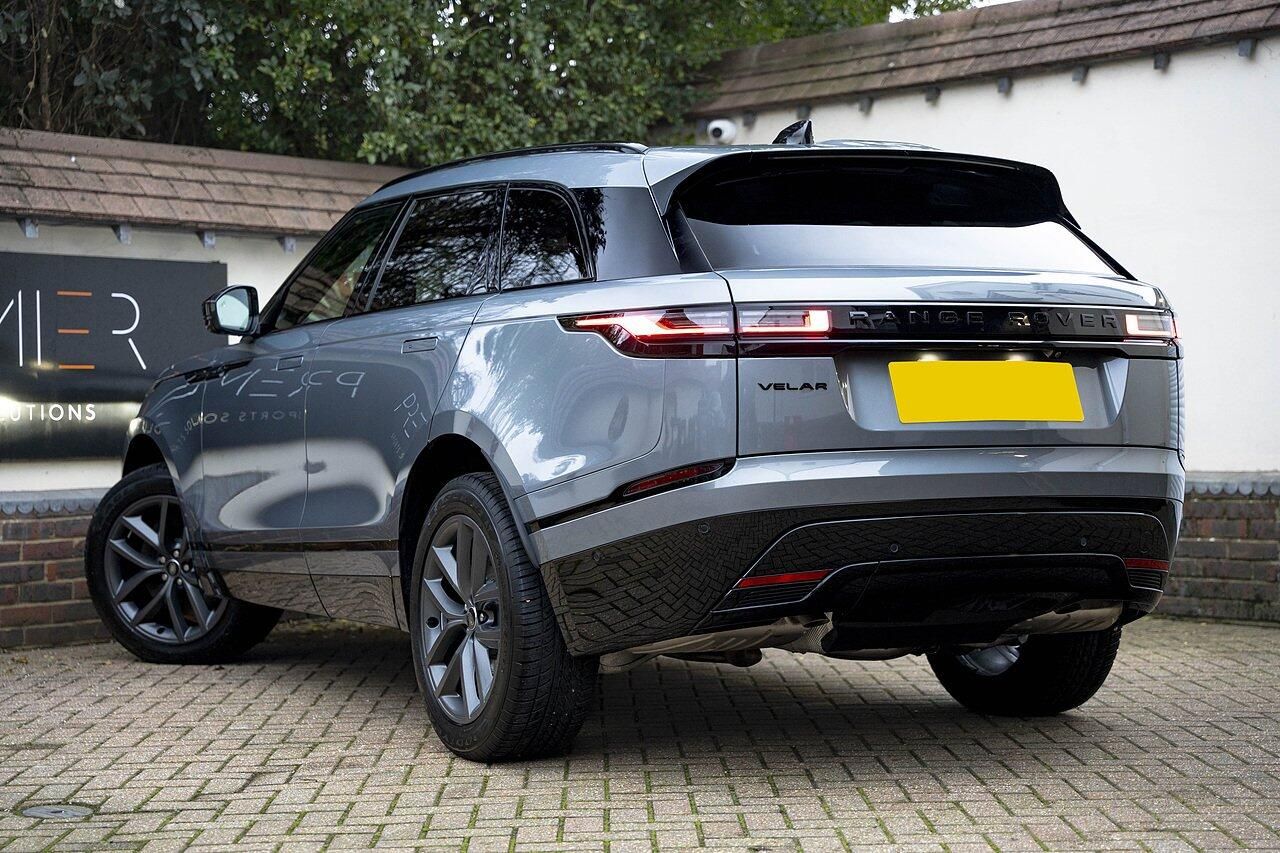 LAND ROVER RANGE ROVER VELAR DIESEL ESTATE 3.0 D300 MHEV Dynamic SE 5dr Auto for sale UK - Slide 5