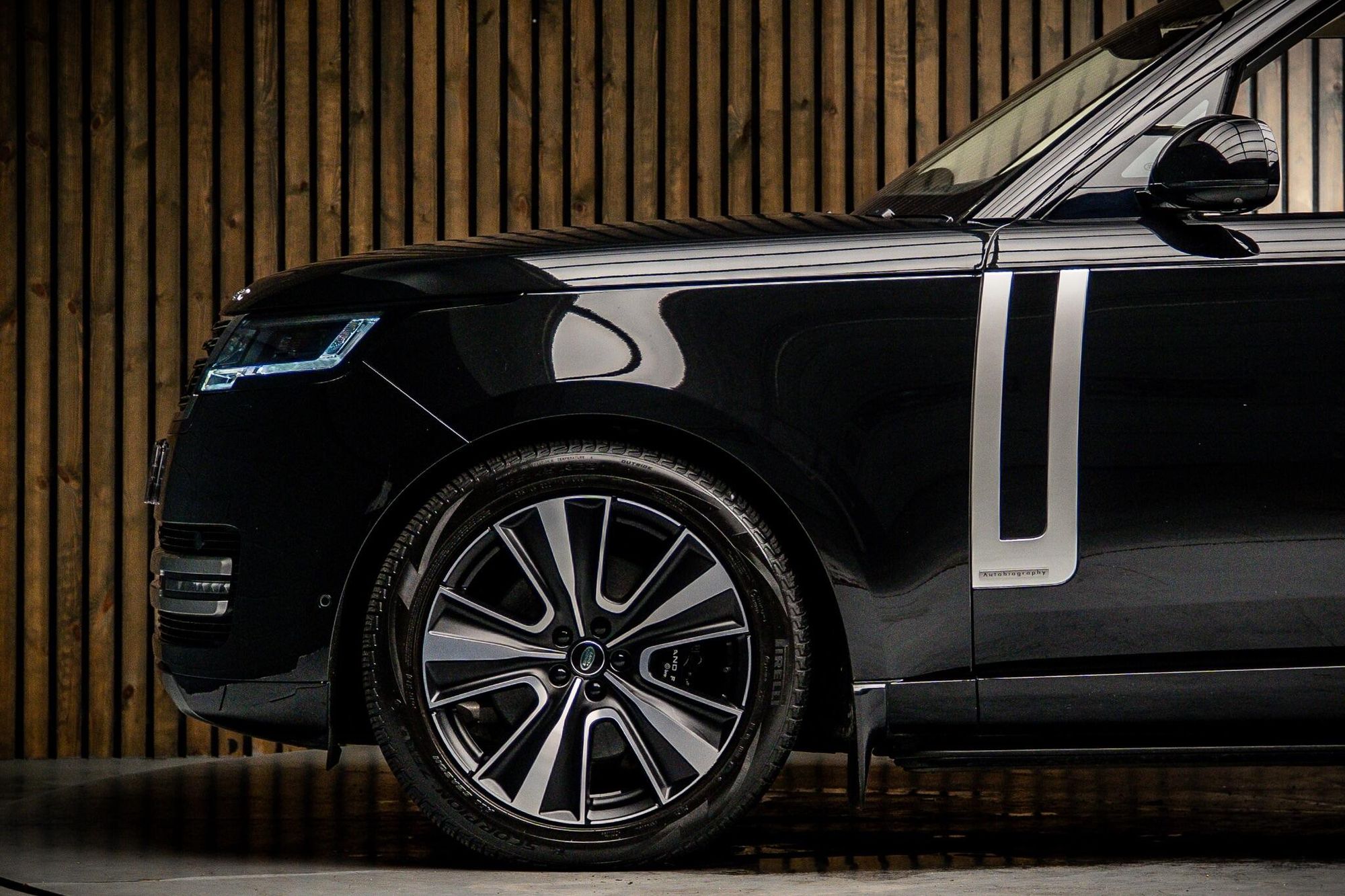 LAND ROVER RANGE ROVER ESTATE 3.0 P400 Autobiography LWB 4dr Auto for sale UK - Slide 9