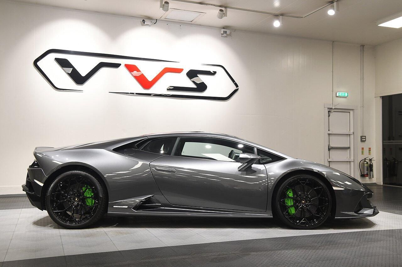 LAMBORGHINI HURACAN COUPE LP 640-4 Performante 2dr LDF for sale UK - Slide 2