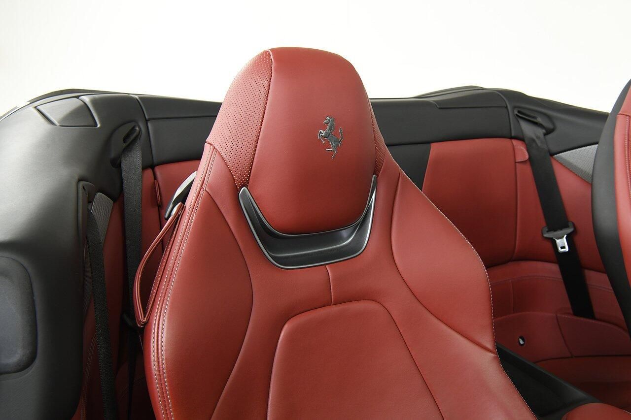 FERRARI PORTOFINO CONVERTIBLE GT 2dr Auto for sale UK - Slide 9