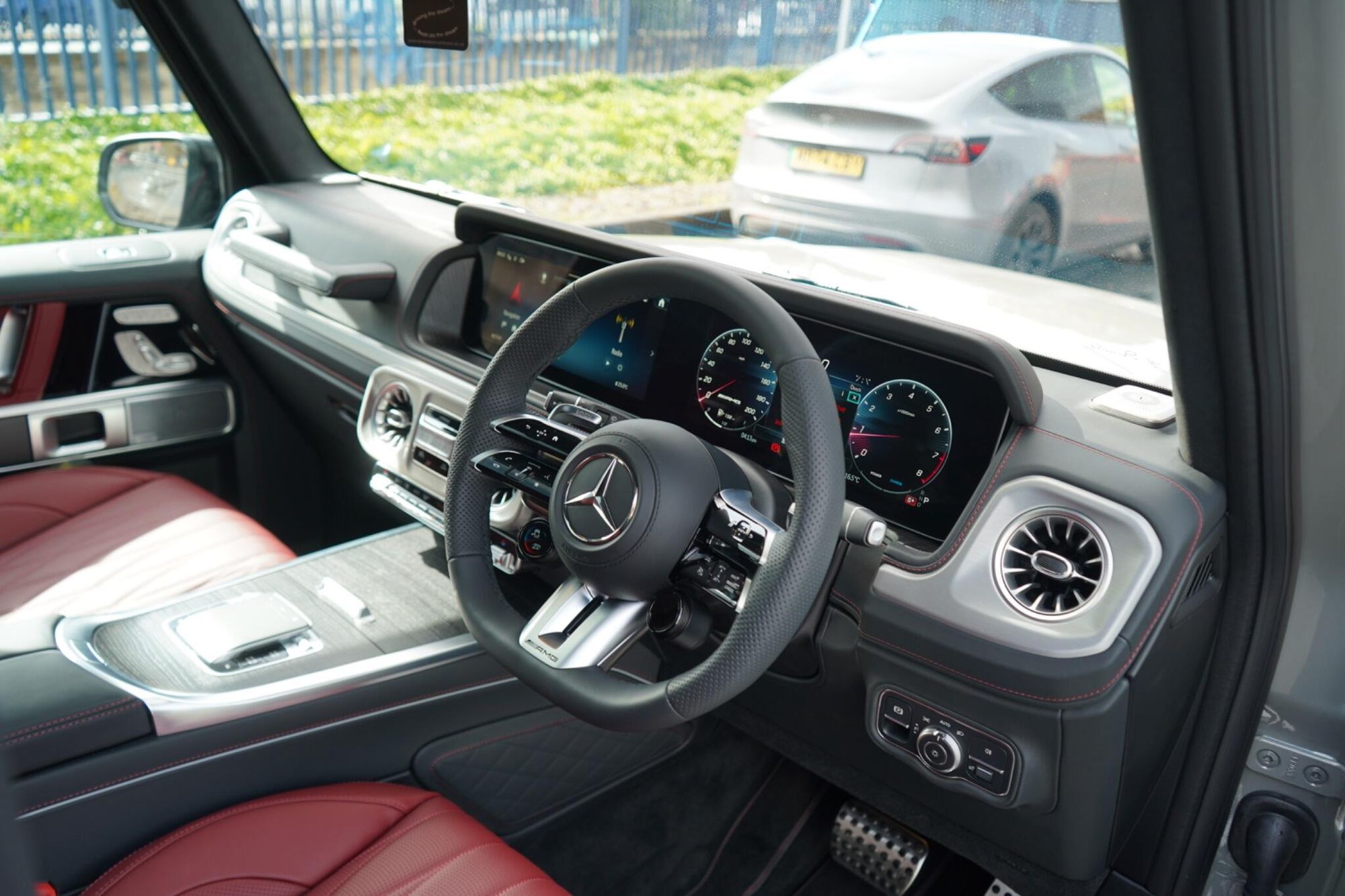MERCEDES-BENZ G CLASS AMG STATION WAGON SPECIAL EDITIONS G63 Manufaktur Edition 5dr 9G-Tronic for sale UK - Slide 8