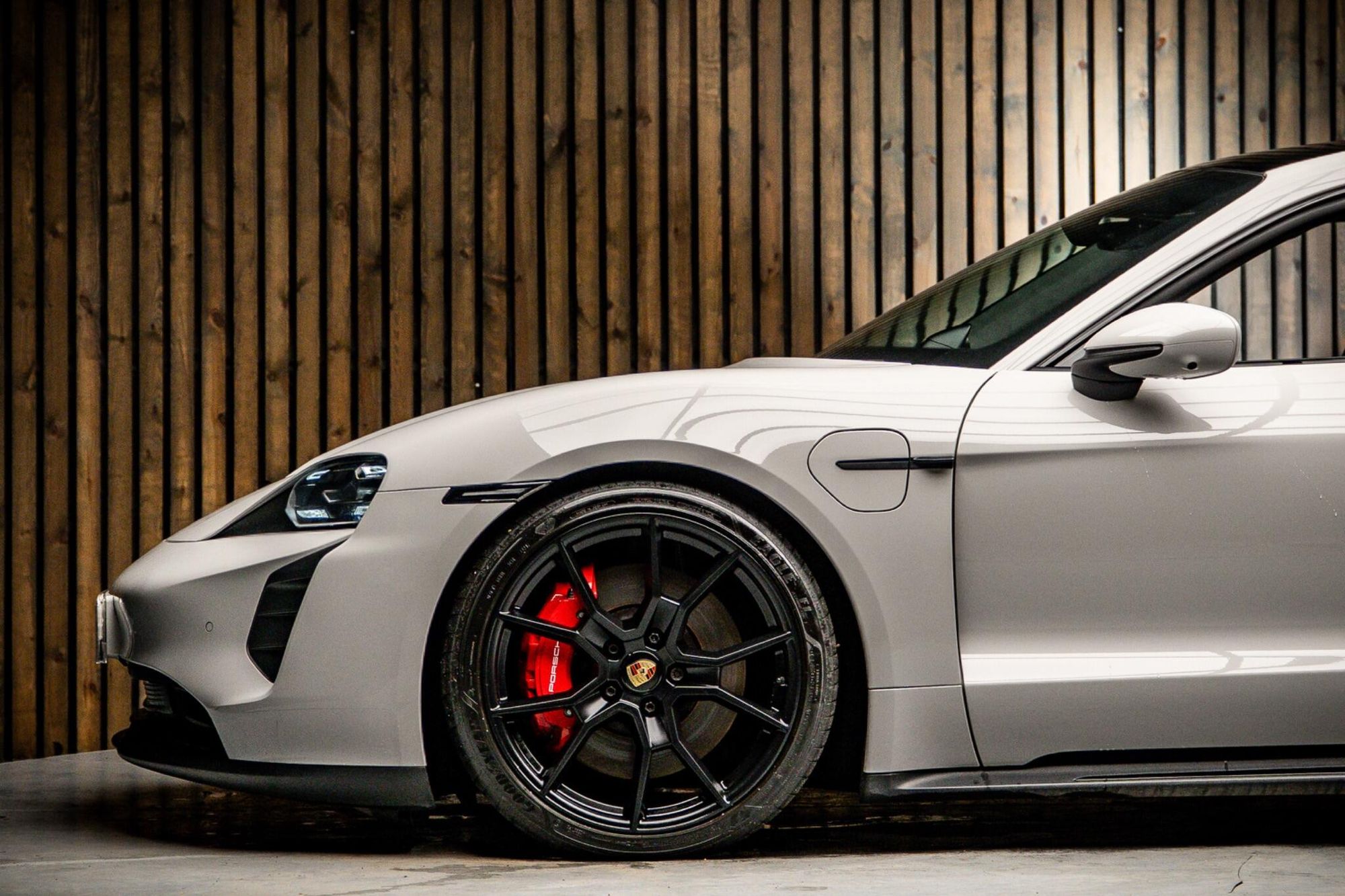 PORSCHE TAYCAN SPORT TURISMO 440kW GTS 93kWh 5dr Auto for sale UK - Slide 9