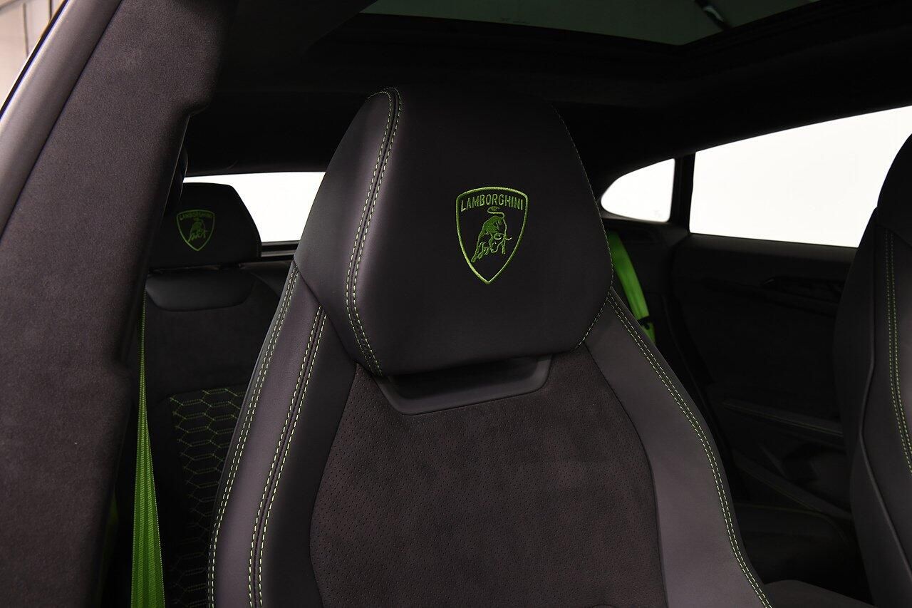 LAMBORGHINI URUS ESTATE 4.0T FSI V8 S 5dr Auto for sale UK - Slide 9