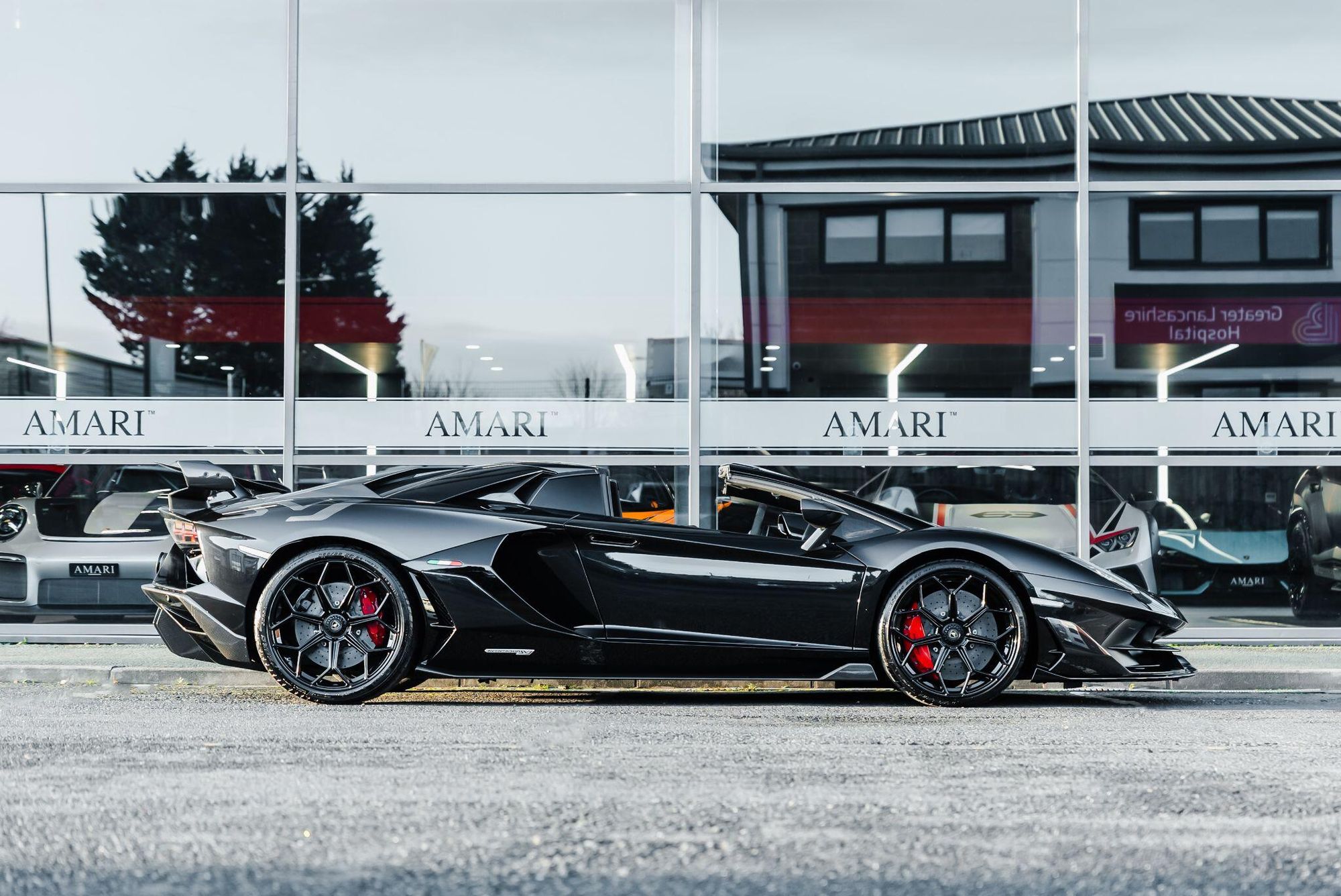 LAMBORGHINI AVENTADOR ROADSTER SPECIAL EDITION LP 770-4 SVJ 2dr ISR for sale UK - Slide 3