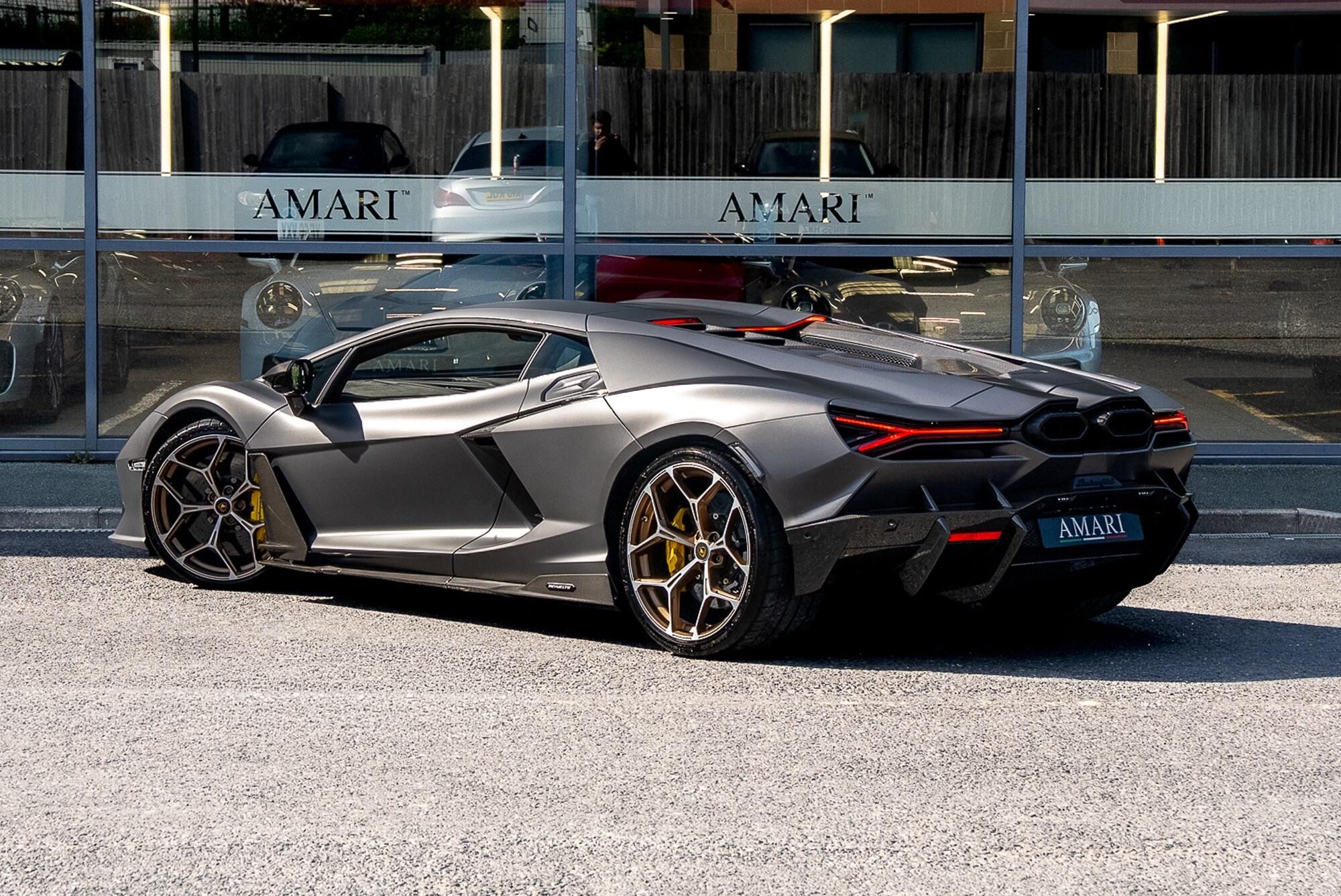 LAMBORGHINI REVUELTO COUPE 6.5 V12 1015 PHEV 2dr DCT for sale UK - Slide 3
