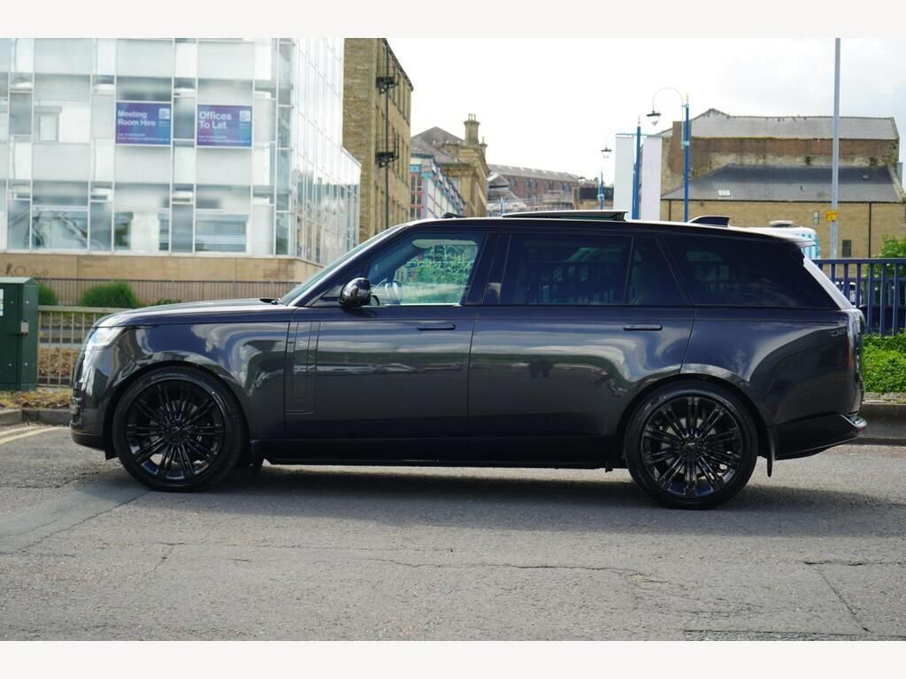 LAND ROVER RANGE ROVER DIESEL ESTATE 3.0 D350 Autobiography LWB 4dr Auto [7 Seat] for sale UK - Slide 10