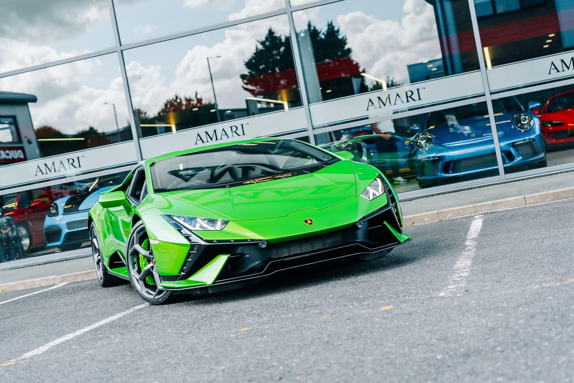 LAMBORGHINI HURACAN COUPE LP 640-4 Performante 2dr LDF for sale UK - Slide 10