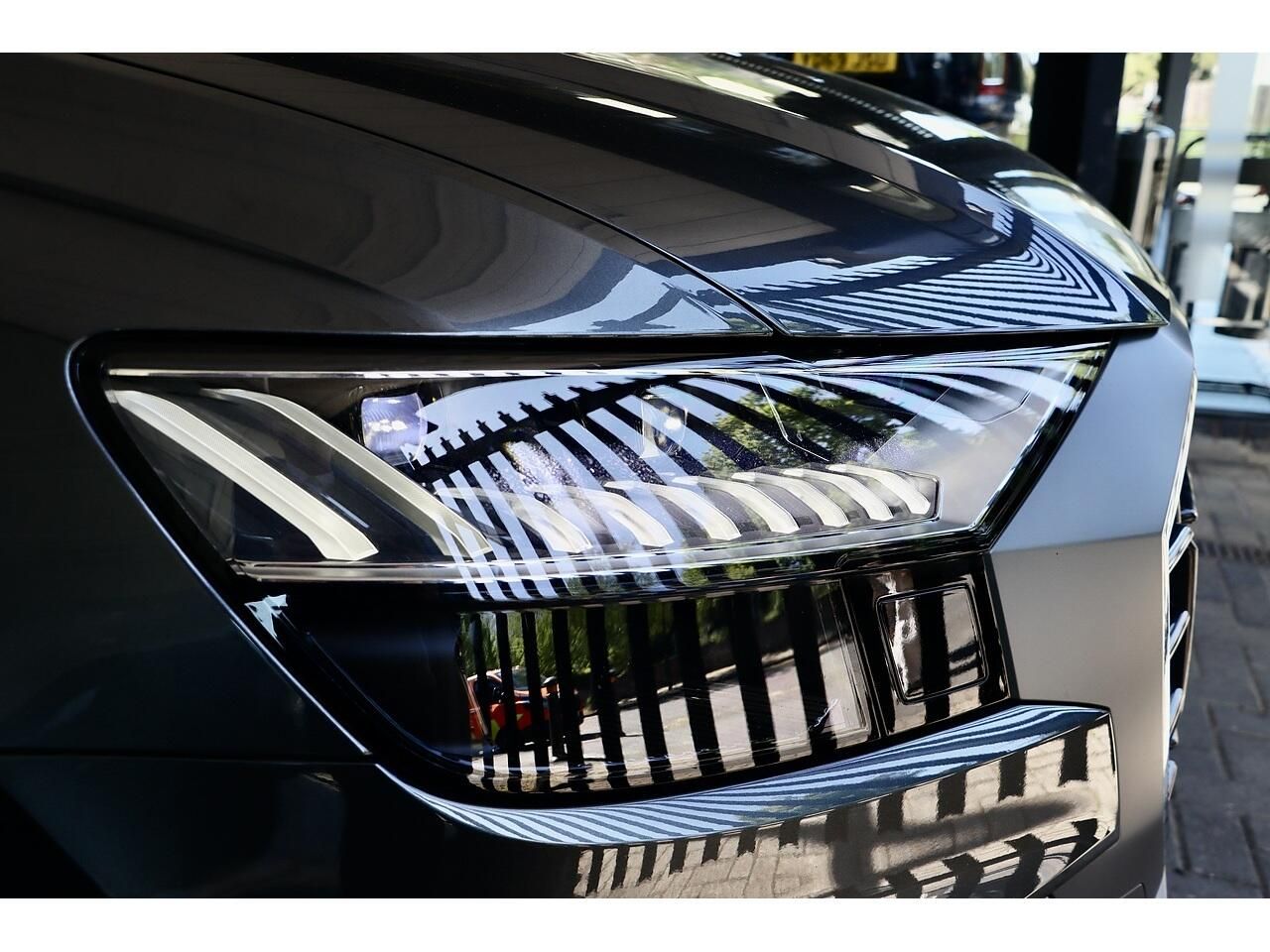 AUDI Q8 ESTATE 55 TFSI Quattro S Line 5dr Tiptronic [Leather] for sale UK - Slide 7