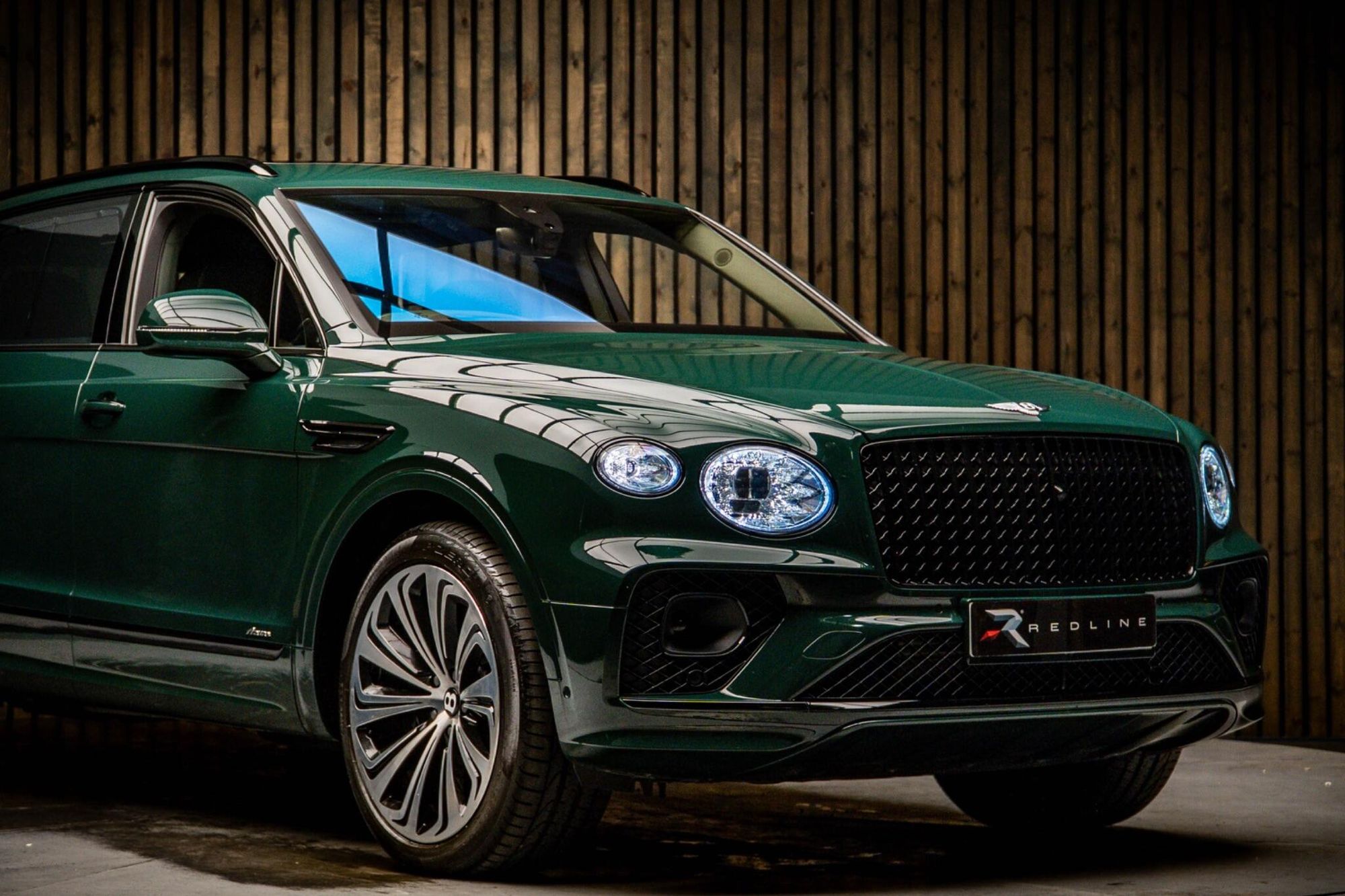BENTLEY BENTAYGA ESTATE 4.0 V8 Azure 5dr Auto EWB for sale UK - Slide 10