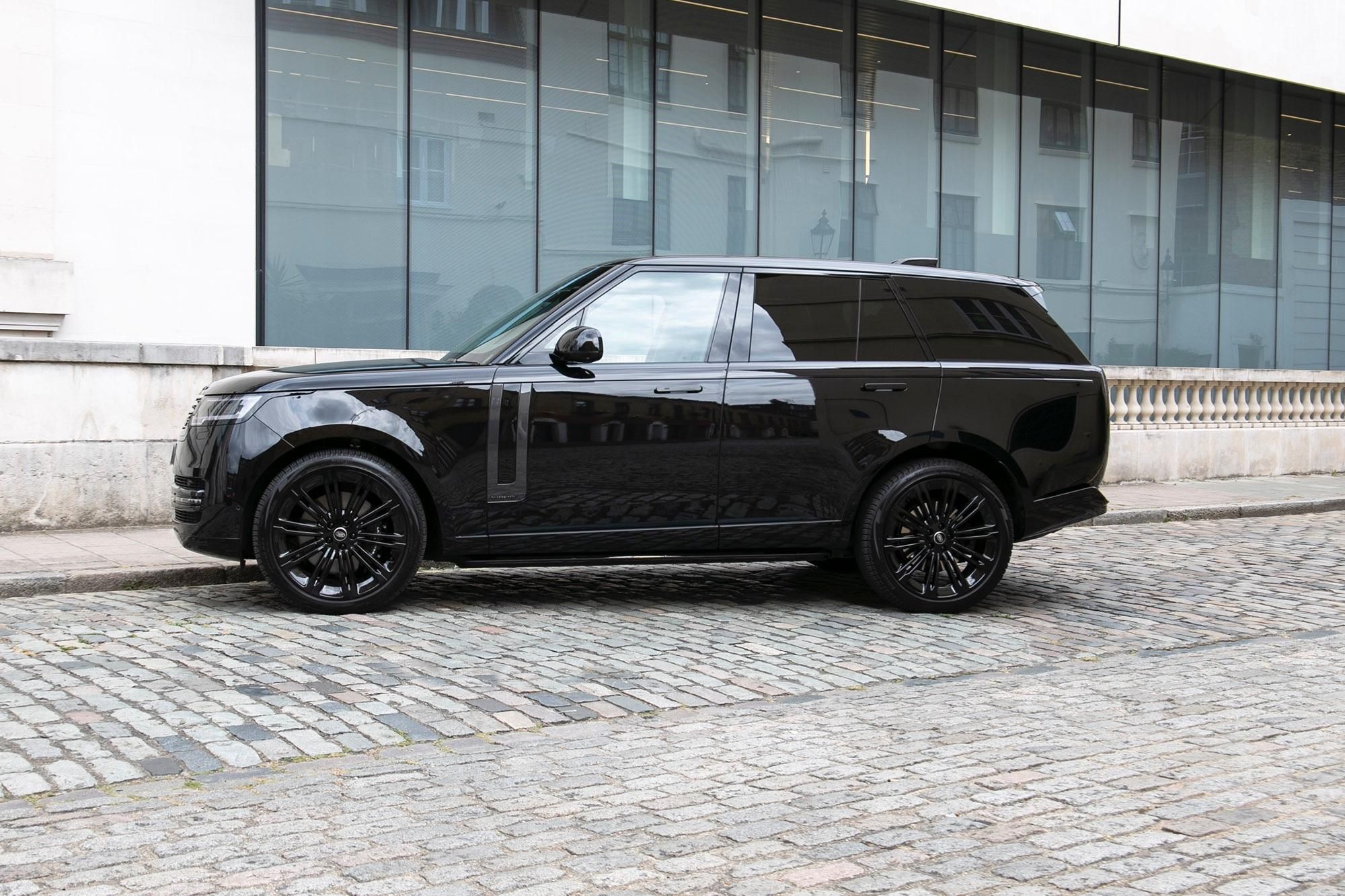 LAND ROVER RANGE ROVER ESTATE 4.4 P530 V8 Autobiography 4dr Auto for sale UK - Slide 10