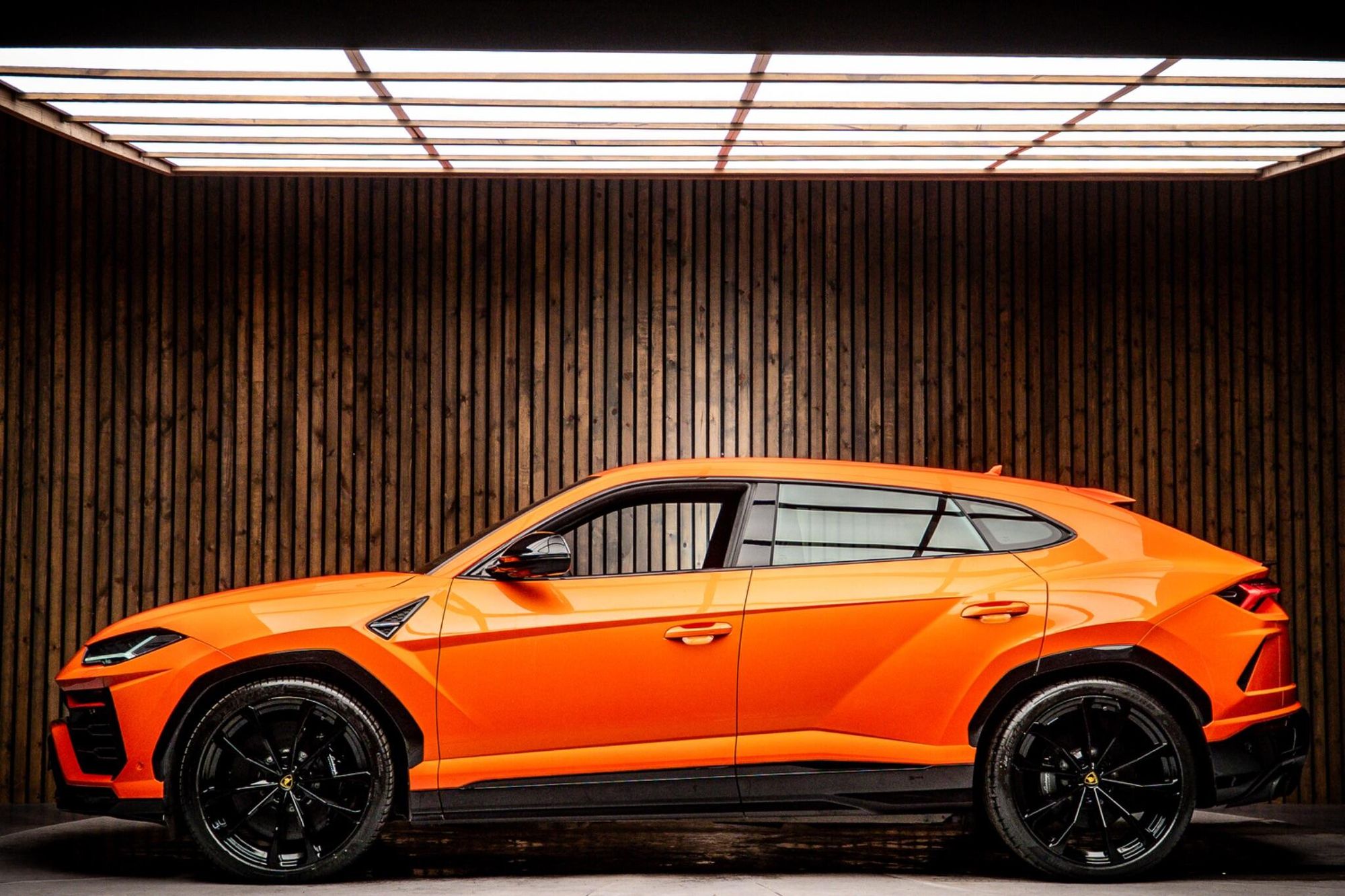 LAMBORGHINI URUS ESTATE 4.0T FSI V8 5dr Auto for sale UK - Slide 7