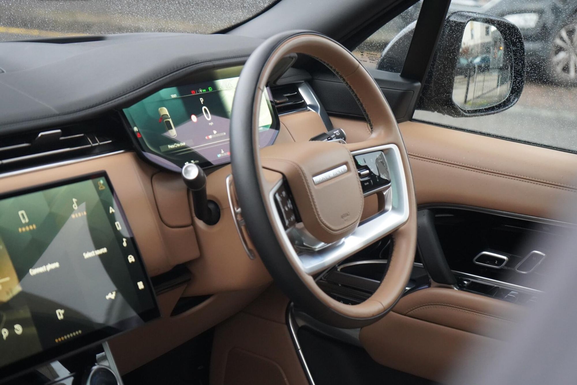 LAND ROVER RANGE ROVER DIESEL ESTATE 3.0 D350 Autobiography LWB 4dr Auto for sale UK - Slide 10