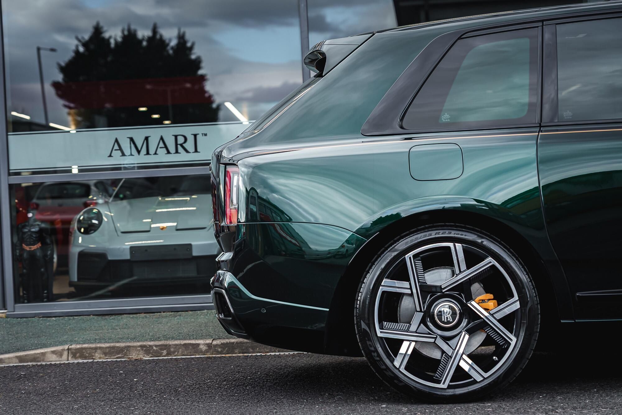 ROLLS-ROYCE CULLINAN ESTATE II Black Badge 5dr Auto for sale UK - Slide 5