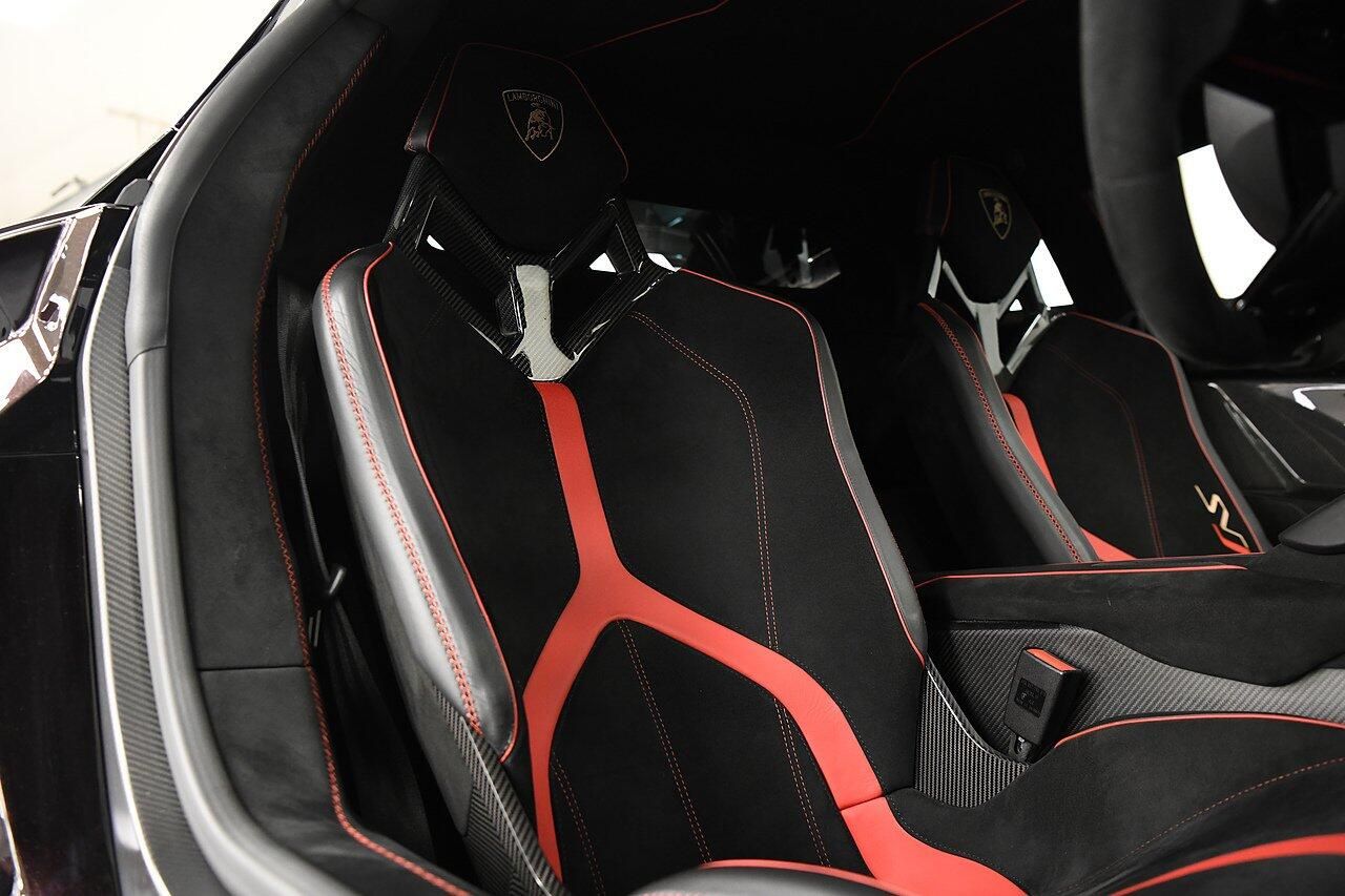LAMBORGHINI AVENTADOR COUPE SPECIAL EDITION LP 770-4 SVJ 2dr ISR for sale UK - Slide 6