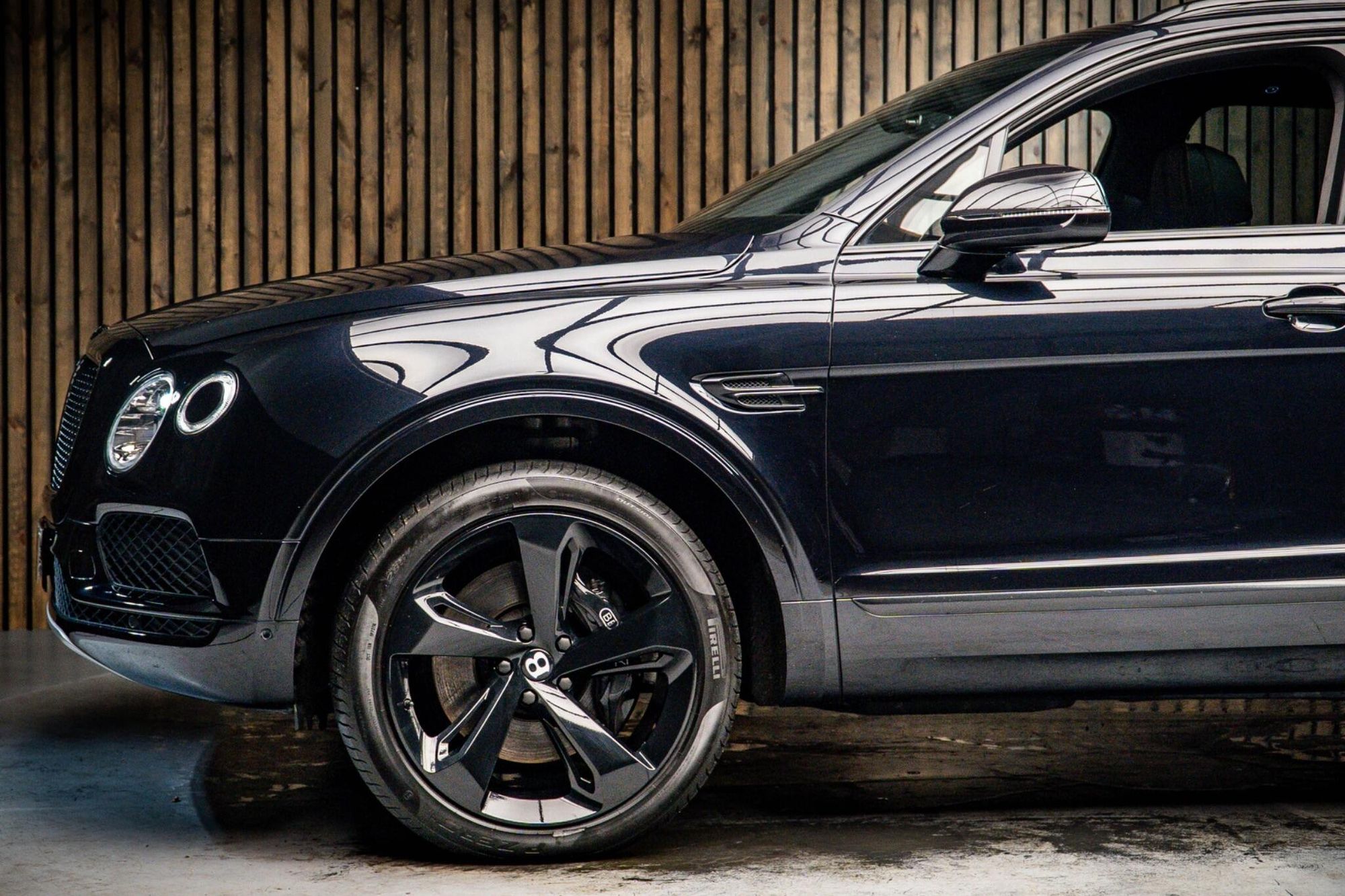 BENTLEY BENTAYGA ESTATE 4.0 V8 5dr Auto for sale UK - Slide 9