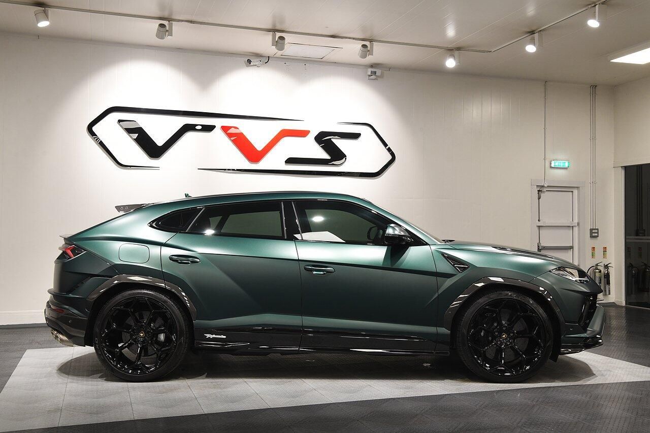LAMBORGHINI URUS ESTATE 4.0T FSI V8 Performante 5dr Auto for sale UK - Slide 2
