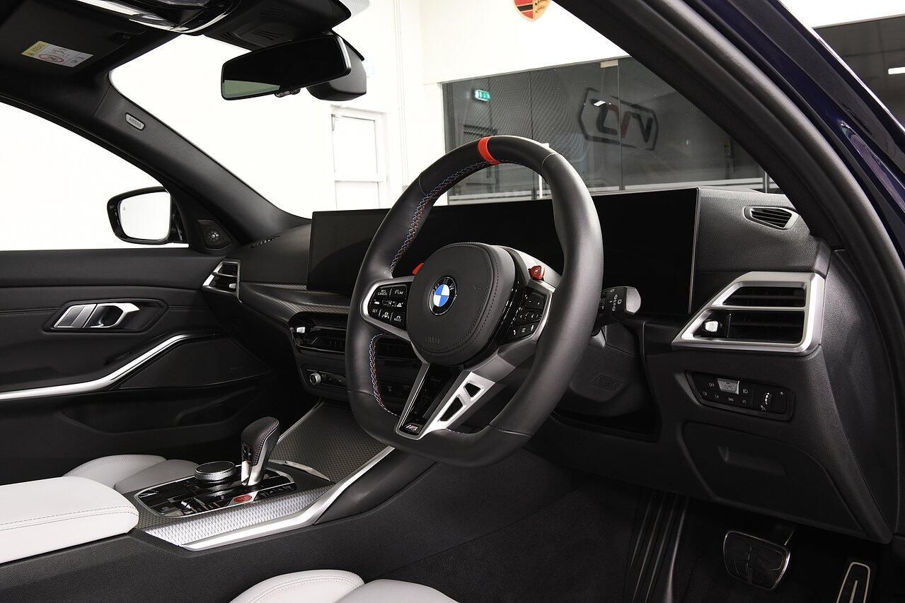 BMW M3 TOURING M3 xDrive 530 Competition M 5dr Step Auto for sale UK - Slide 4