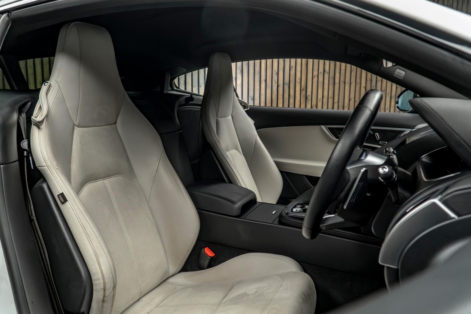 JAGUAR F-TYPE COUPE 2.0 P300 R-Dynamic 2dr Auto for sale UK - Slide 2