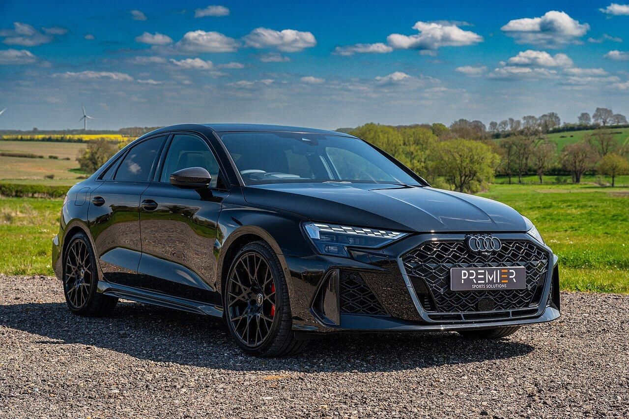AUDI RS3 RS 3 SALOON RS 3 TFSI Quattro Carbon Vorsprung 4dr S Tronic for sale UK - Slide 7