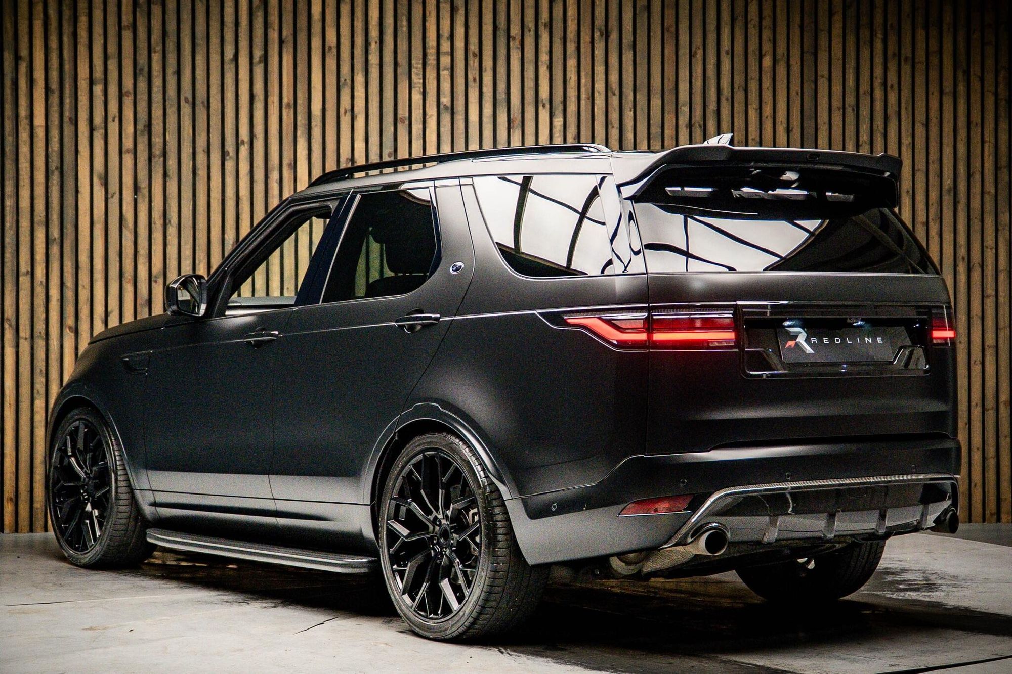 LAND ROVER DISCOVERY DIESEL SW 3.0 D350 Dynamic HSE 5dr Auto for sale UK - Slide 3