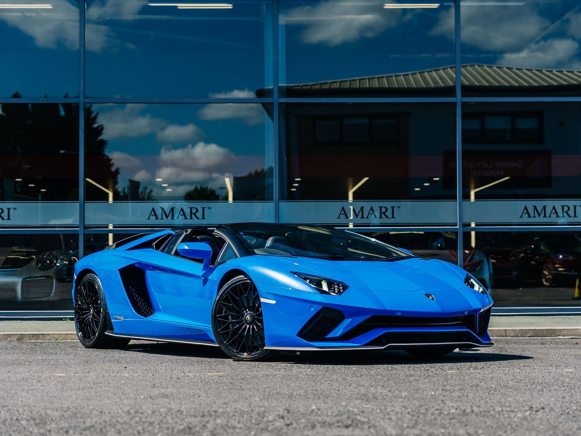 LAMBORGHINI AVENTADOR ROADSTER LP 740-4 S 2dr ISR for sale UK