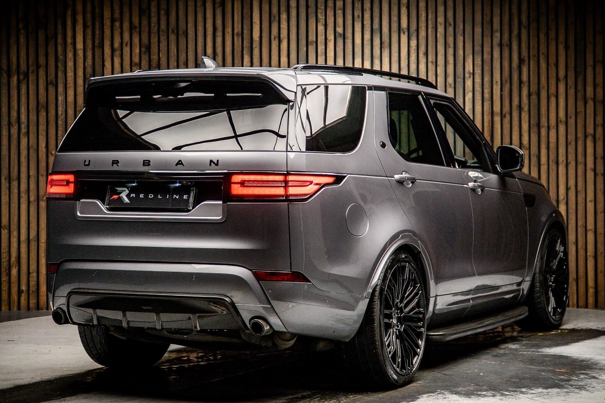 LAND ROVER DISCOVERY DIESEL SW 3.0 SD6 HSE 5dr Auto for sale UK - Slide 4