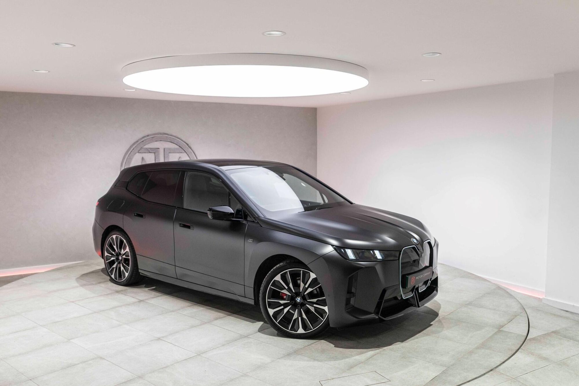 BMW iX ESTATE 485kW M70 xDrive 112kWh 5dr Auto for sale UK - Slide 8