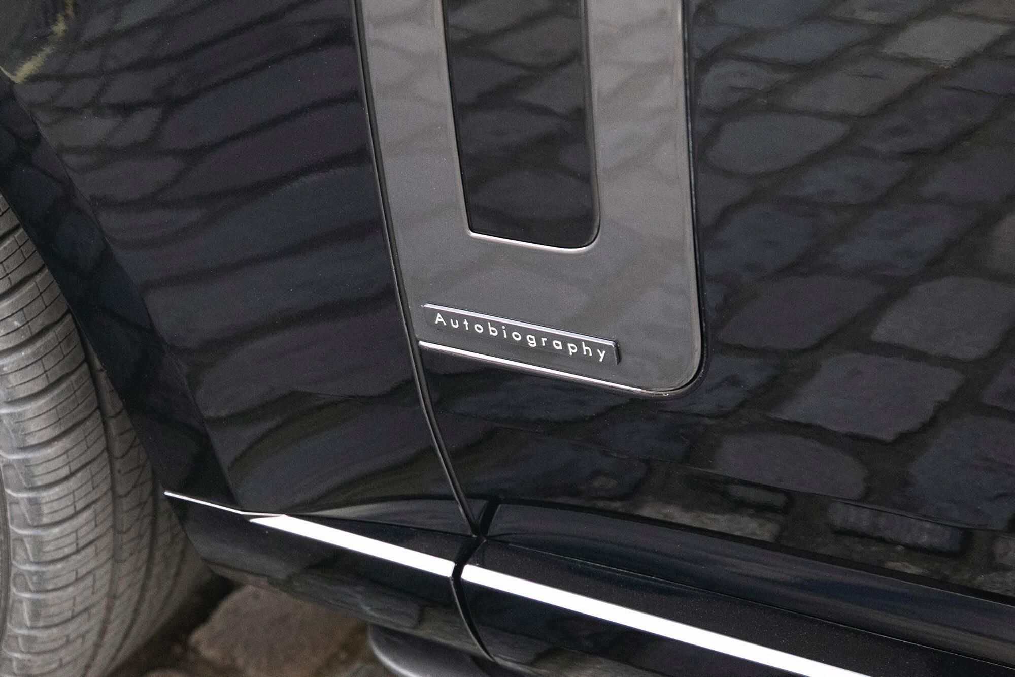 LAND ROVER RANGE ROVER ESTATE 4.4 P530 V8 Autobiography LWB 4dr Auto for sale UK - Slide 3