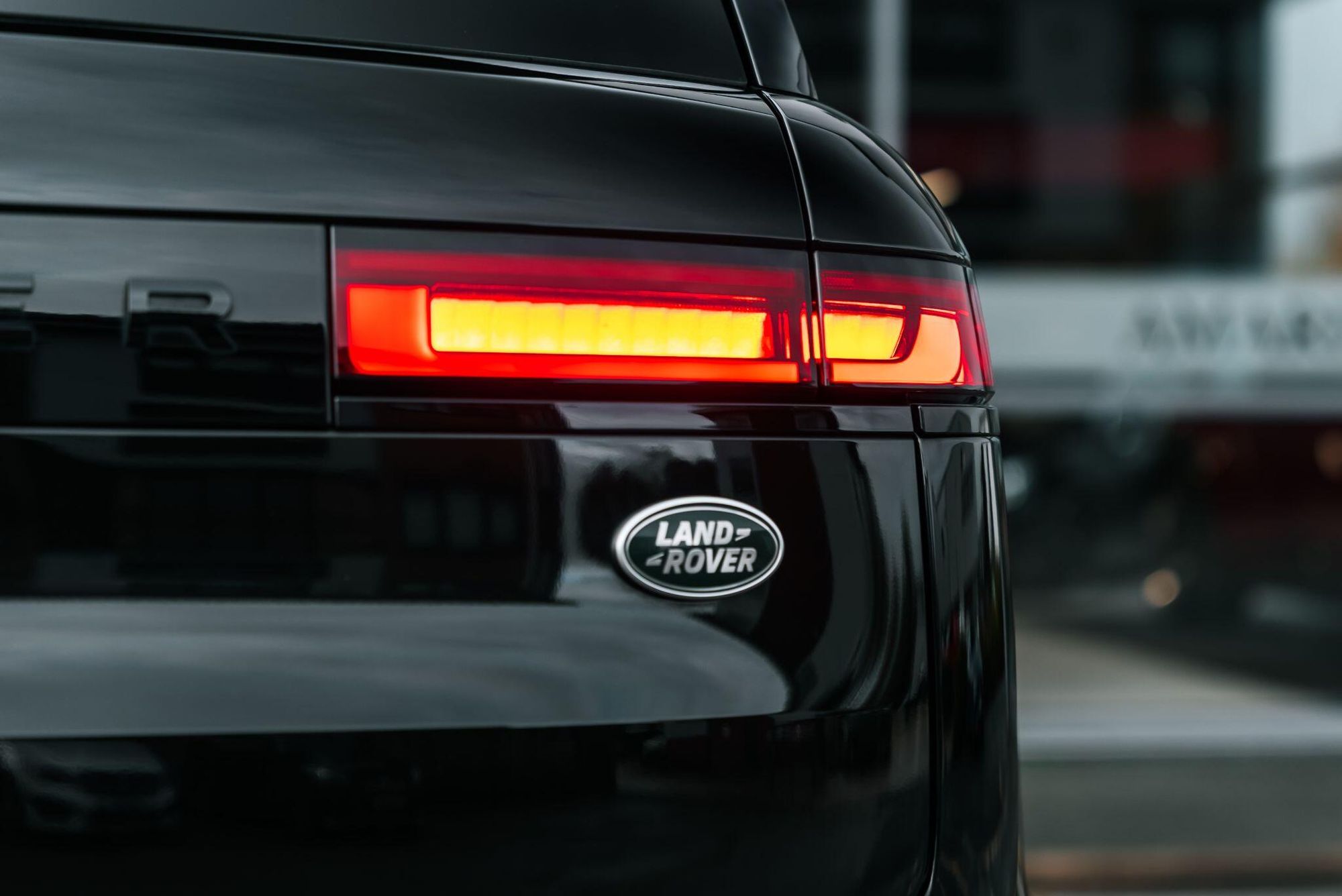 LAND ROVER RANGE ROVER SPORT DIESEL ESTATE 3.0 D350 Autobiography 5dr Auto for sale UK - Slide 9