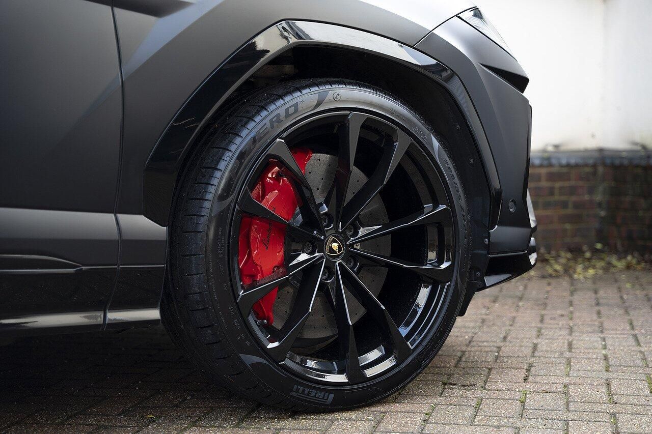 LAMBORGHINI URUS ESTATE 4.0T FSI V8 5dr Auto for sale UK - Slide 6