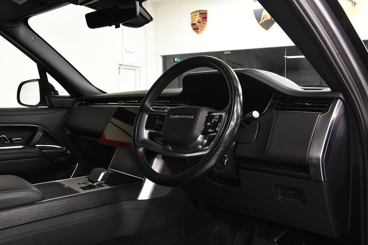 LAND ROVER RANGE ROVER ESTATE 3.0 P400 Autobiography 4dr Auto for sale UK - Slide 4
