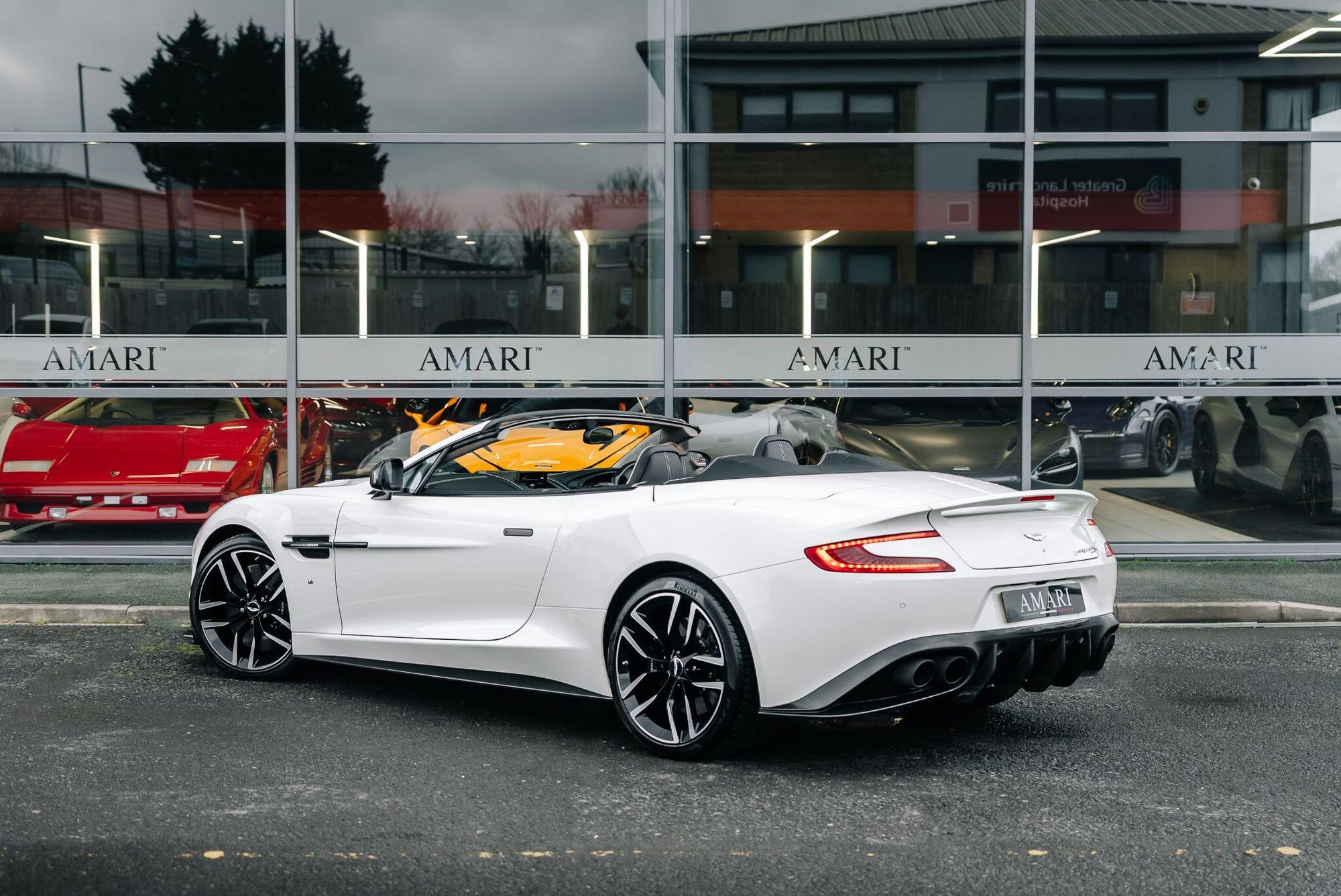 ASTON MARTIN VANQUISH CONVERTIBLE V12 [595] S 2dr Volante Touchtronic Auto for sale UK - Slide 3