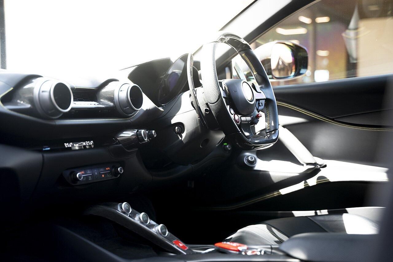 FERRARI 812 SUPERFAST COUPE 2dr Auto for sale UK - Slide 10