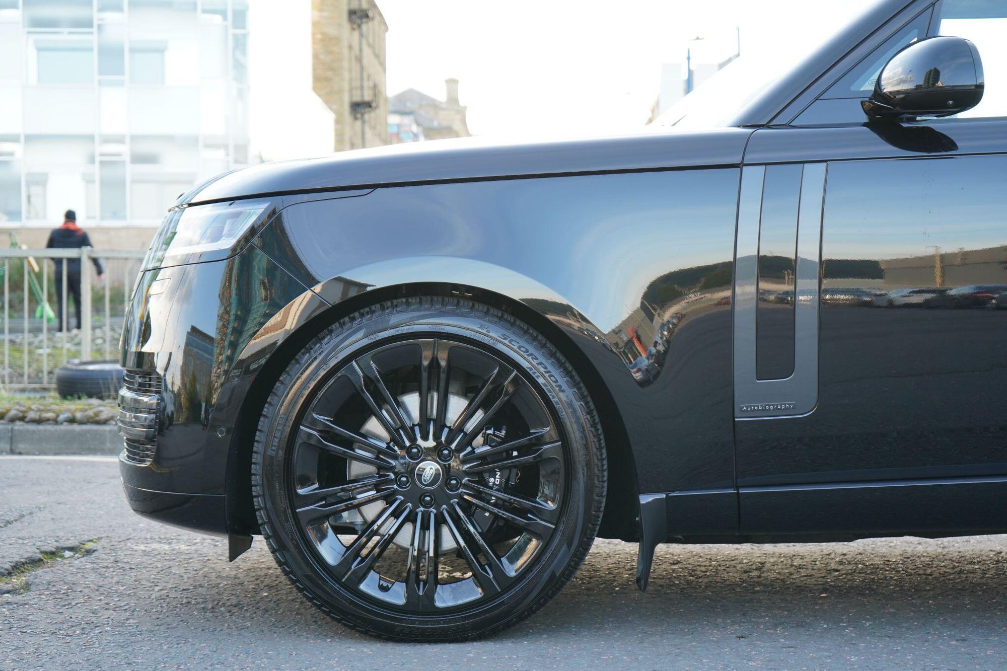 LAND ROVER RANGE ROVER DIESEL ESTATE 3.0 D350 Autobiography 4dr Auto for sale UK - Slide 10