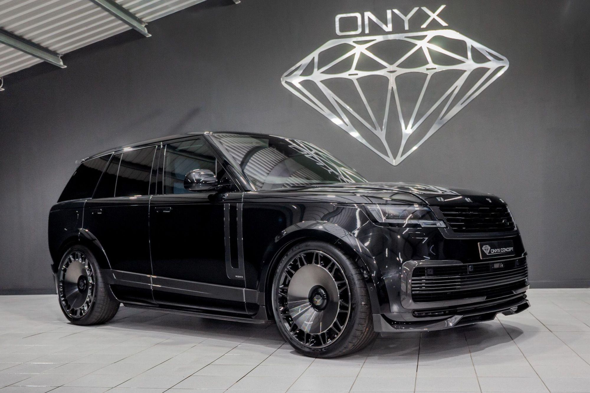 LAND ROVER RANGE ROVER SPORT ESTATE 4.4 P530 V8 Autobiography 5dr Auto for sale UK - Slide 2
