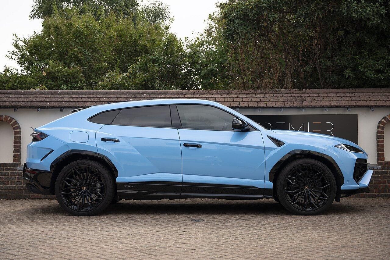 LAMBORGHINI URUS ESTATE 4.0T 25.9kWh Plug-in Hybrid FSI V8 5dr Auto for sale UK - Slide 3